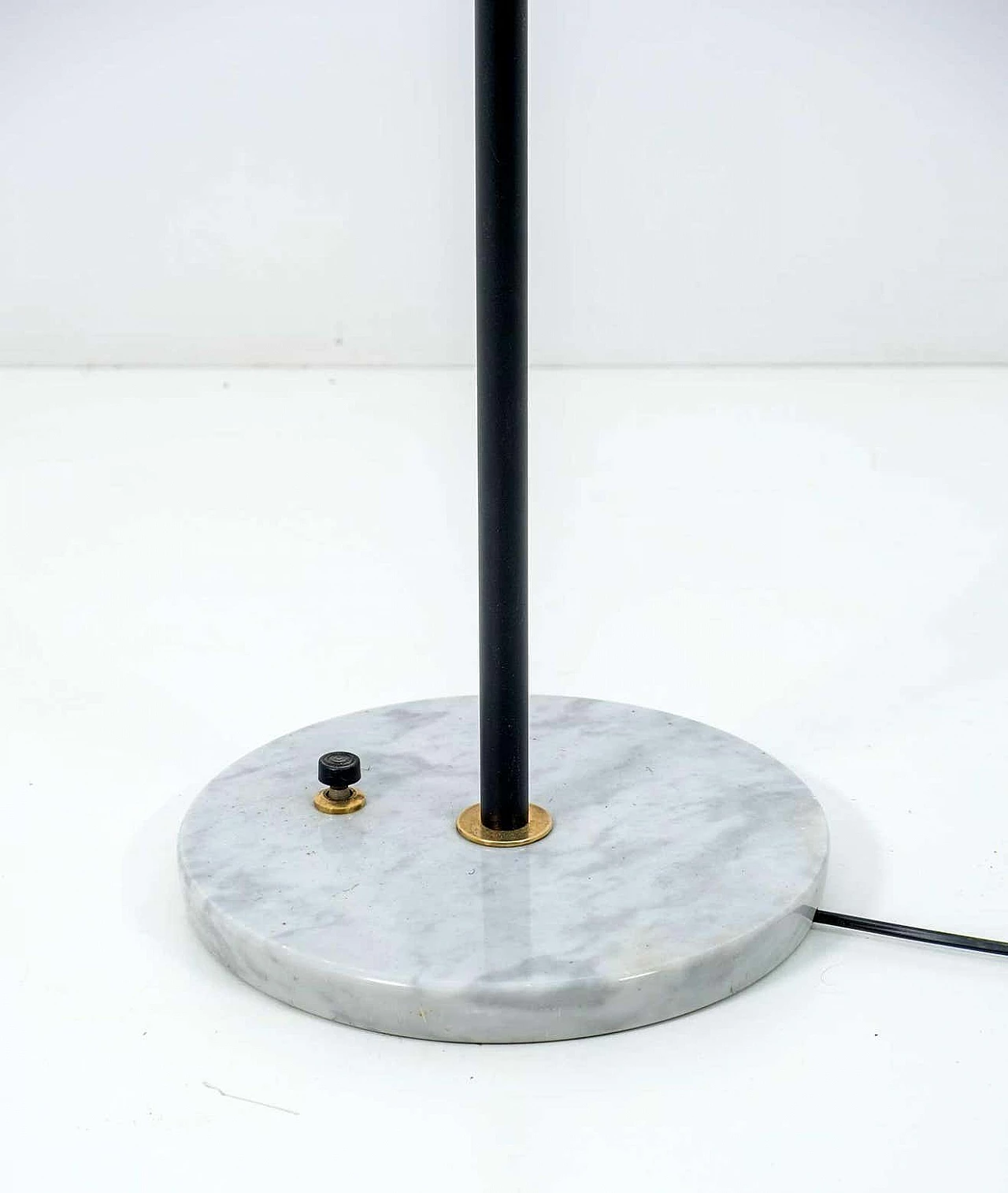 Brass and opaline glass floor lamp by Stilnovo, 1950s 4