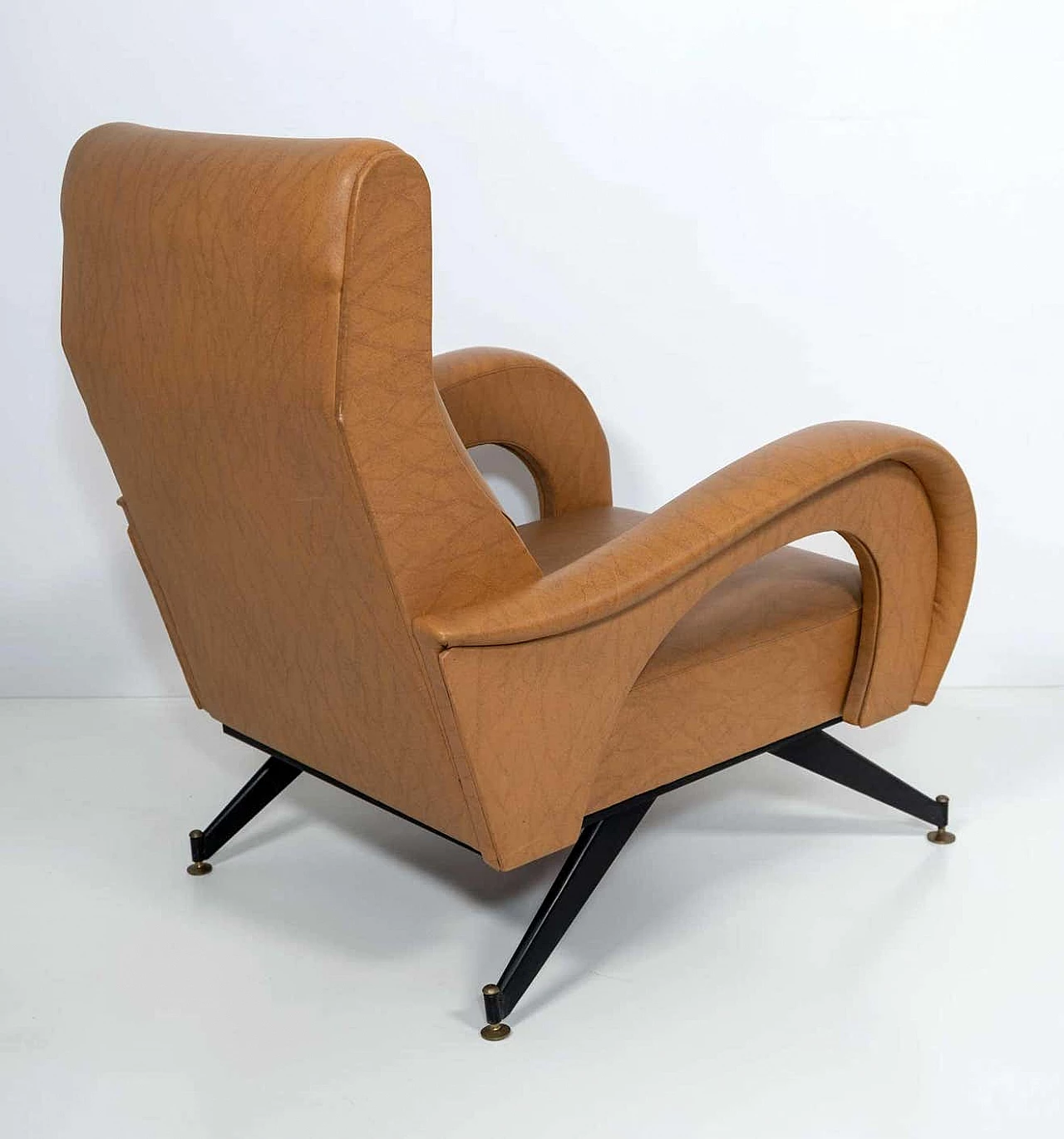 Poltrona in ecopelle nello stile di Marco Zanuso, anni '70 7