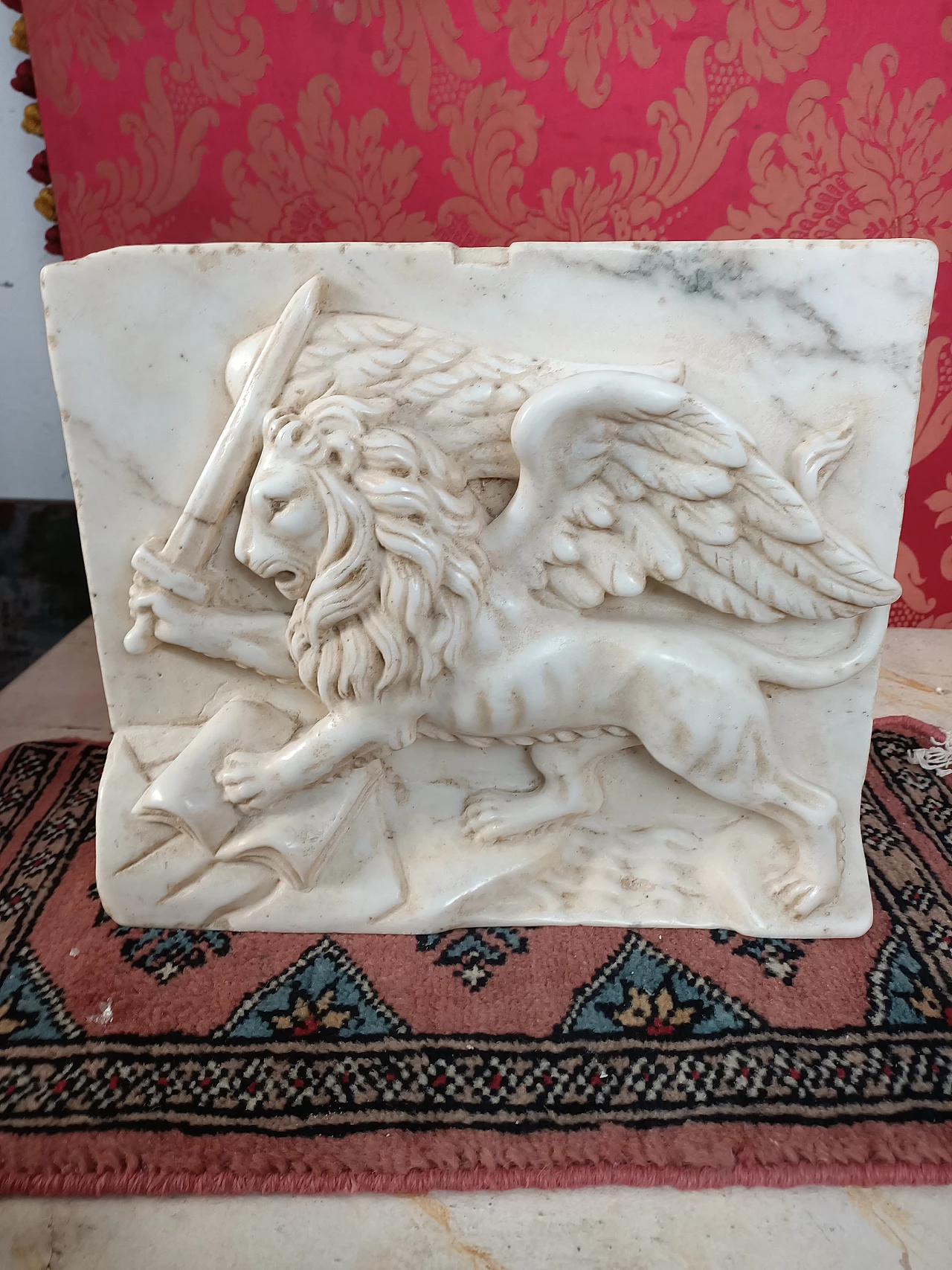Bassorilievo del Leone di San Marco in marmo Calacatta, fine '800 2