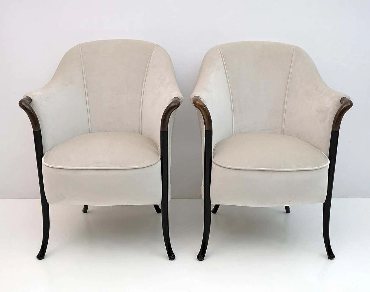Pair of Progetti velvet and beech armchairs by Giorgetti, 1980s 2