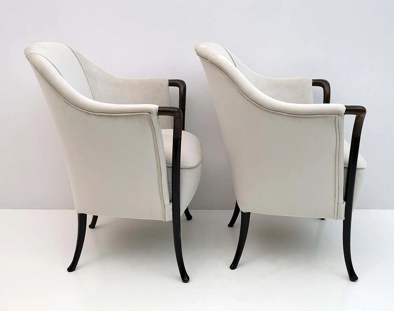 Pair of Progetti velvet and beech armchairs by Giorgetti, 1980s 3