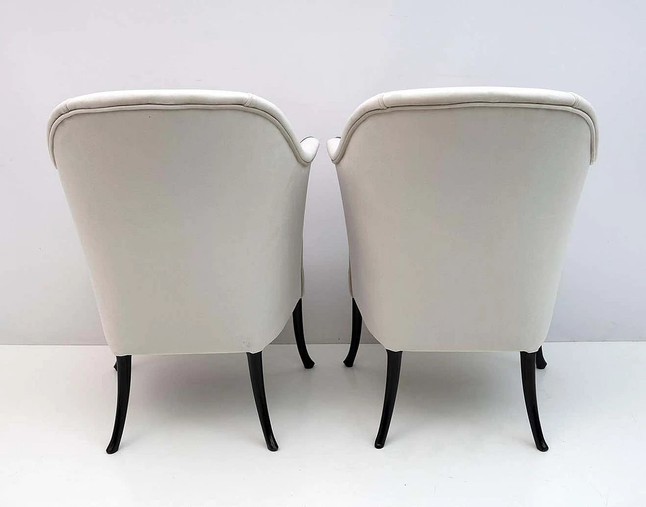 Pair of Progetti velvet and beech armchairs by Giorgetti, 1980s 5