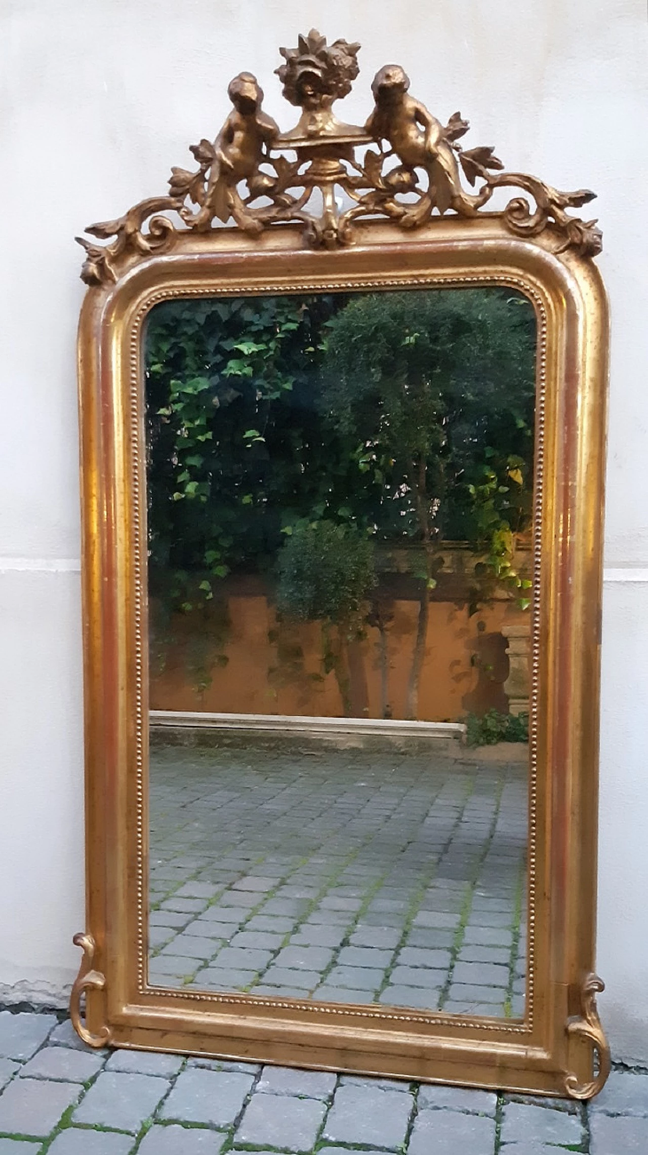 Specchio francese in legno dorato con putti, '800 3