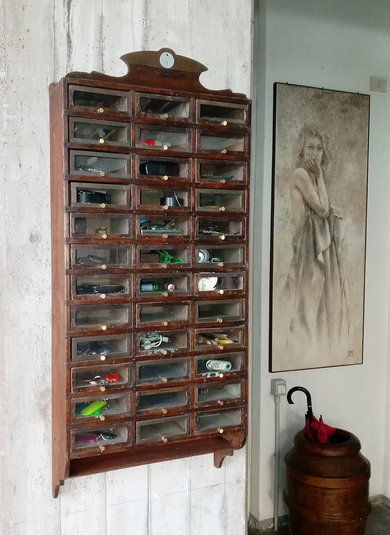 Wood and glass hanging dresser, 1940s 4