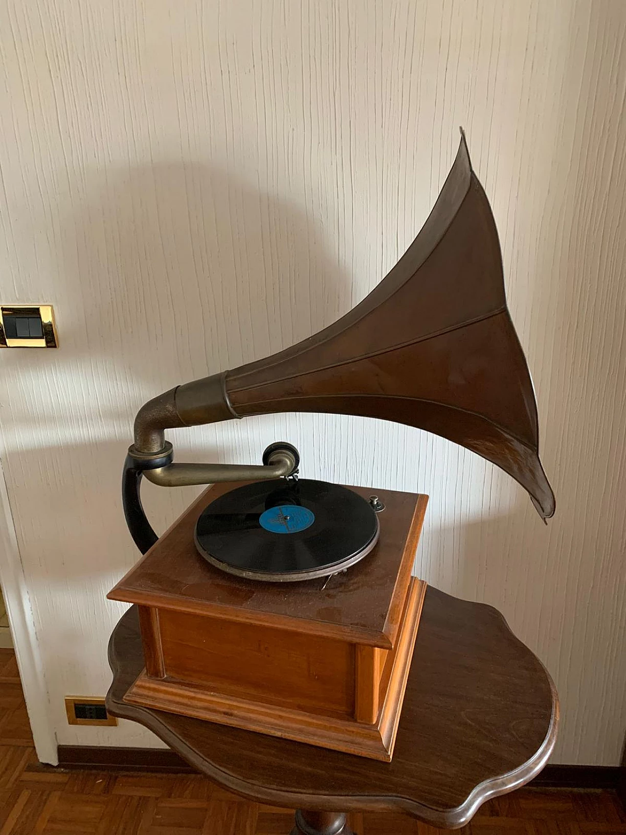 Grammofono in legno e metallo di Columbia Grafonola, inizio '900 5