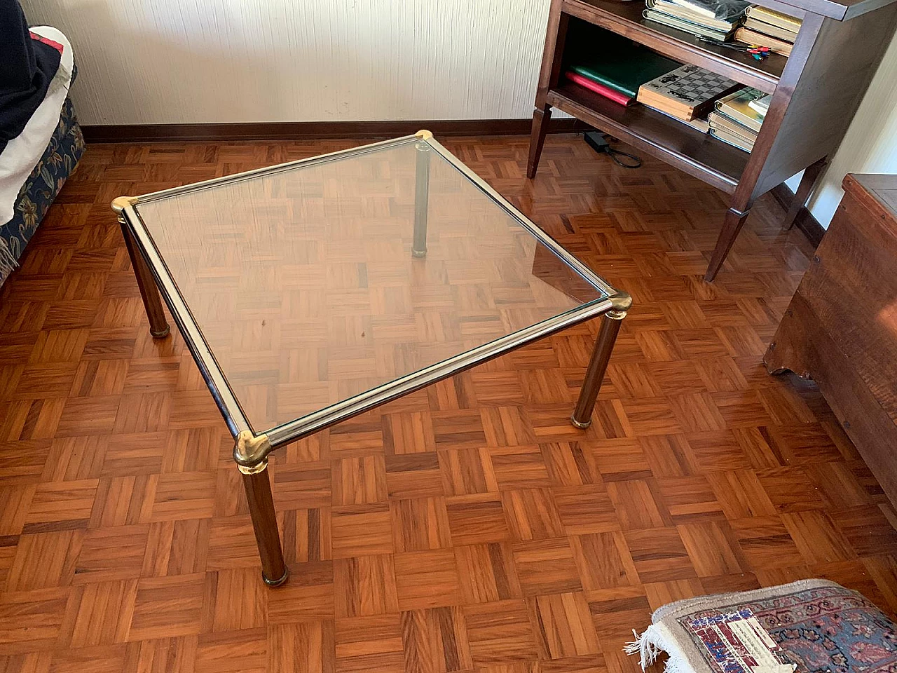 Tavolino quadrato in acciaio cromato con piano in vetro, anni '70 1
