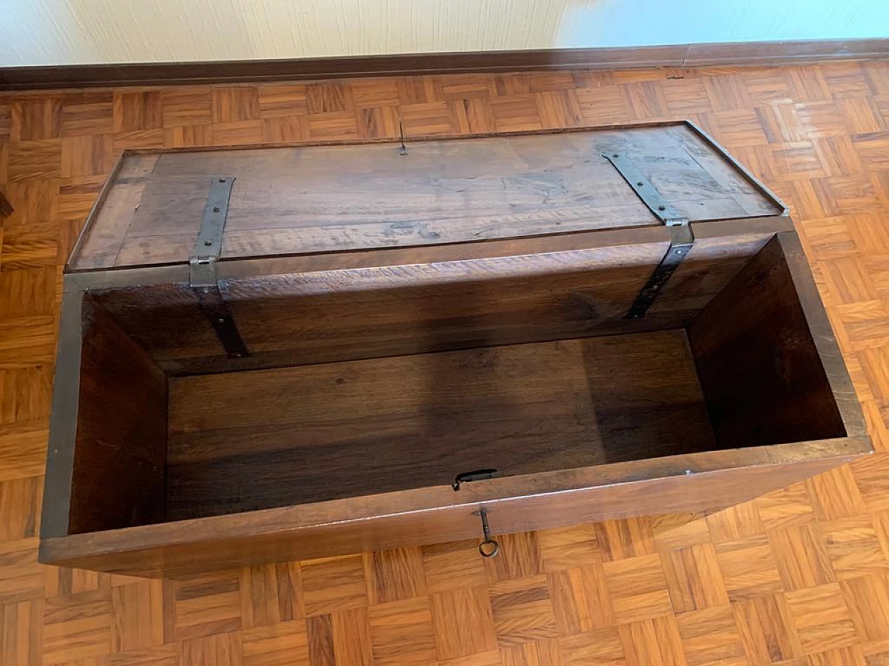 Cassapanca in noce con chiave, '800 2