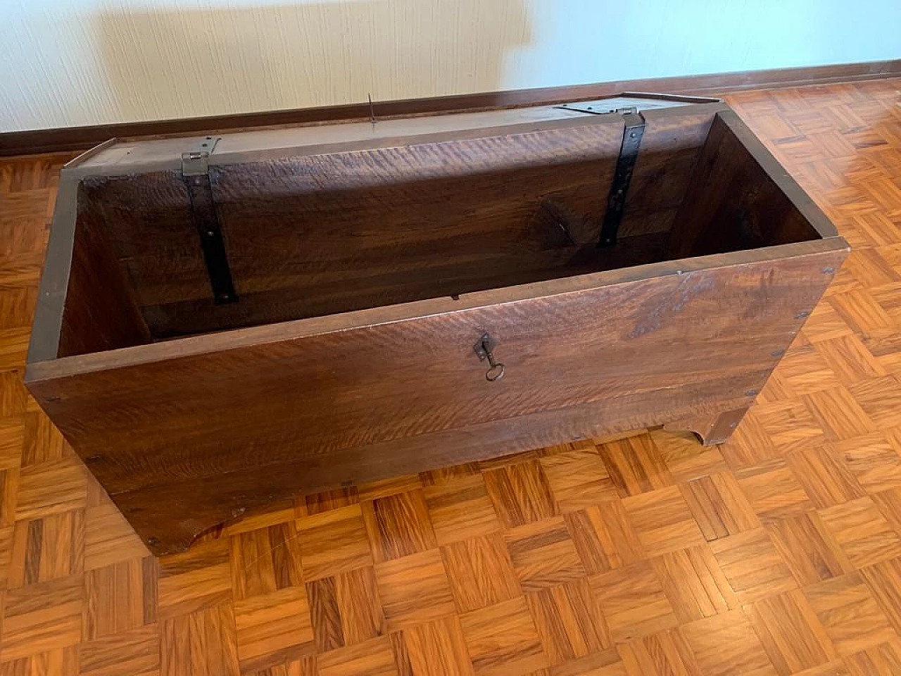 Cassapanca in noce con chiave, '800 3