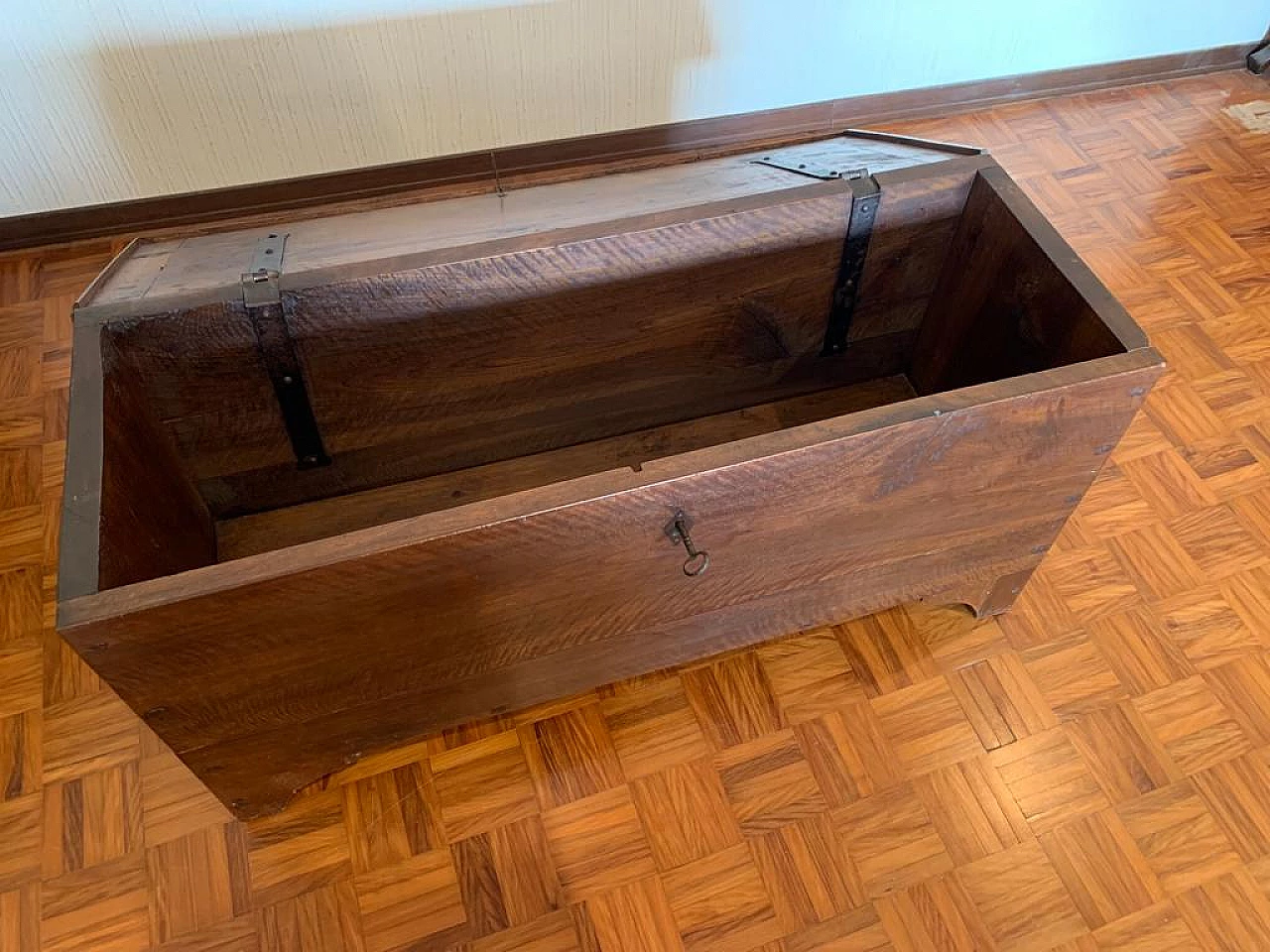 Cassapanca in noce con chiave, '800 5