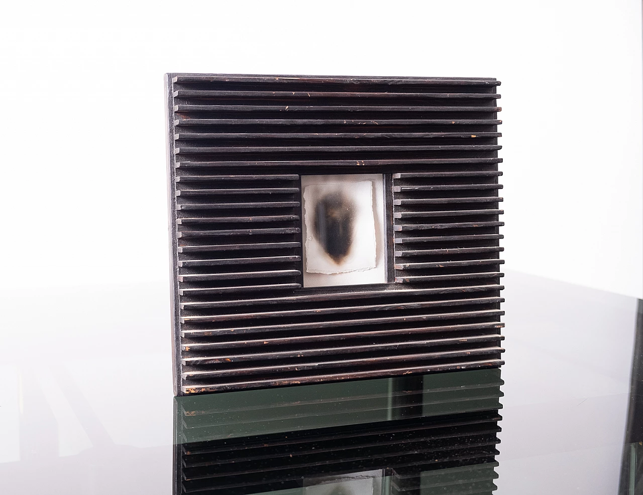 Opera realizzata a fiamma di Walter Ladislao in cornice lignea, anni '2000 4