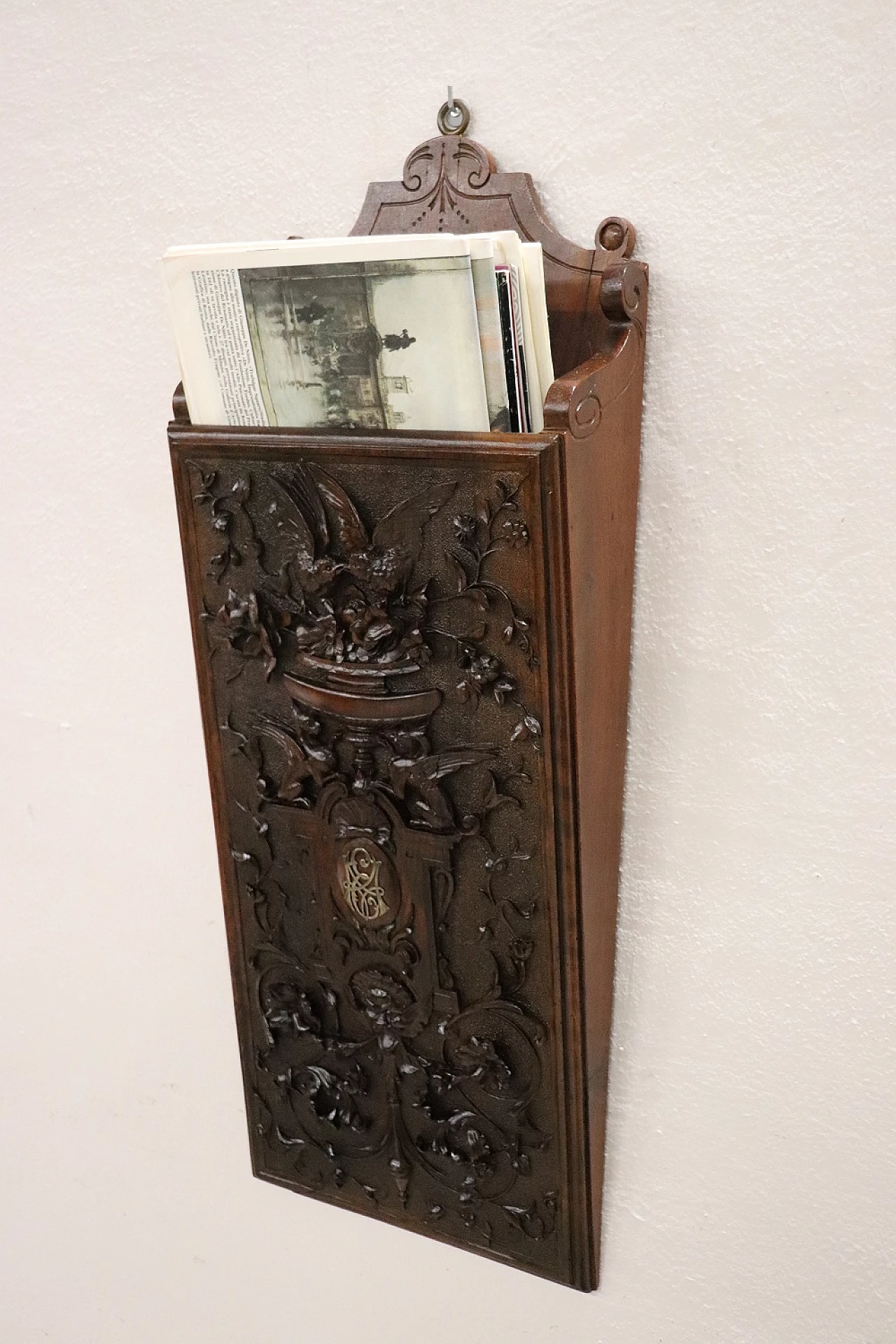 Renaissance-style carved walnut magazine rack, 19th century 10