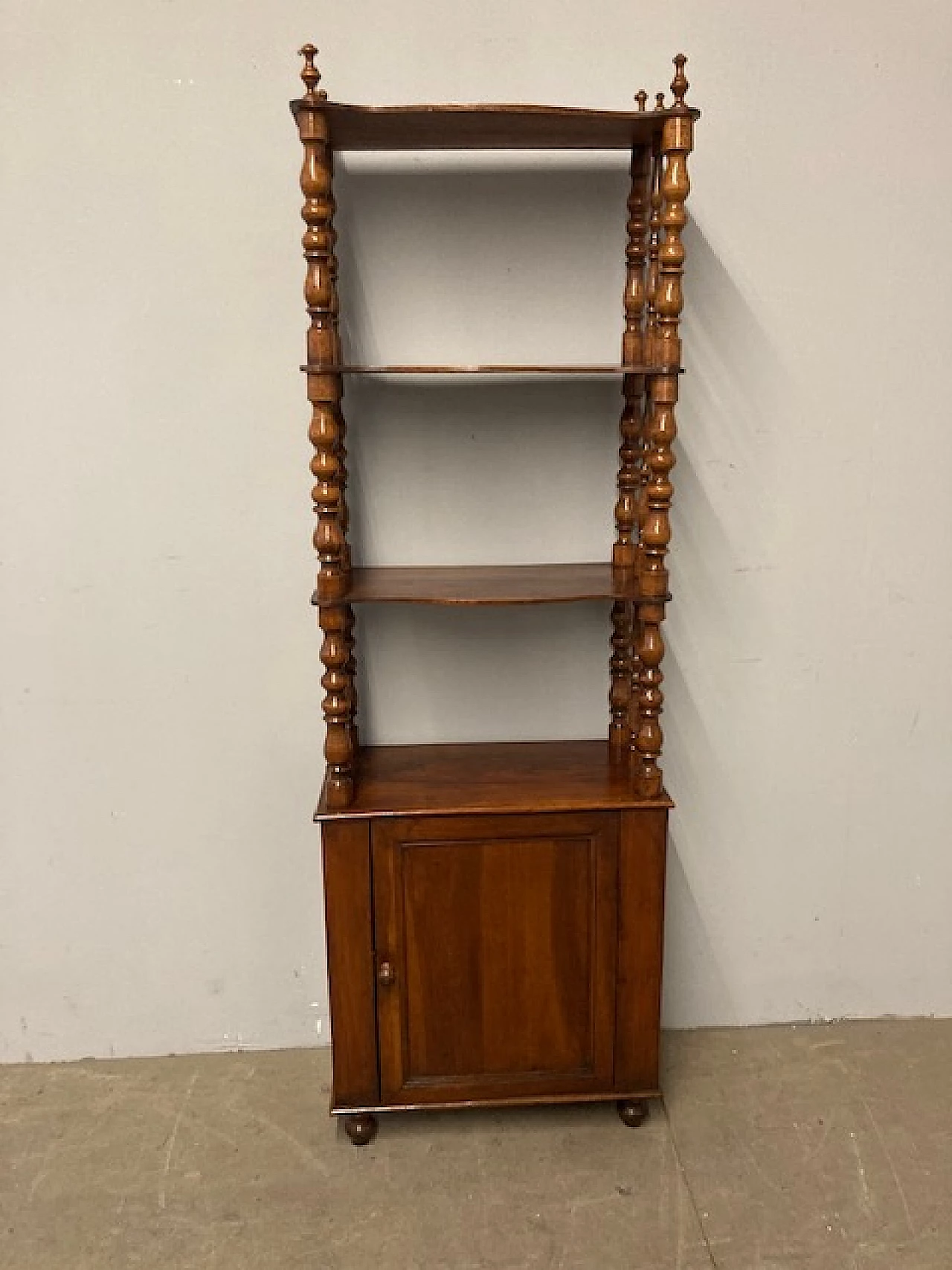 Louis Philippe open etagere in solid walnut, mid-19th century 4