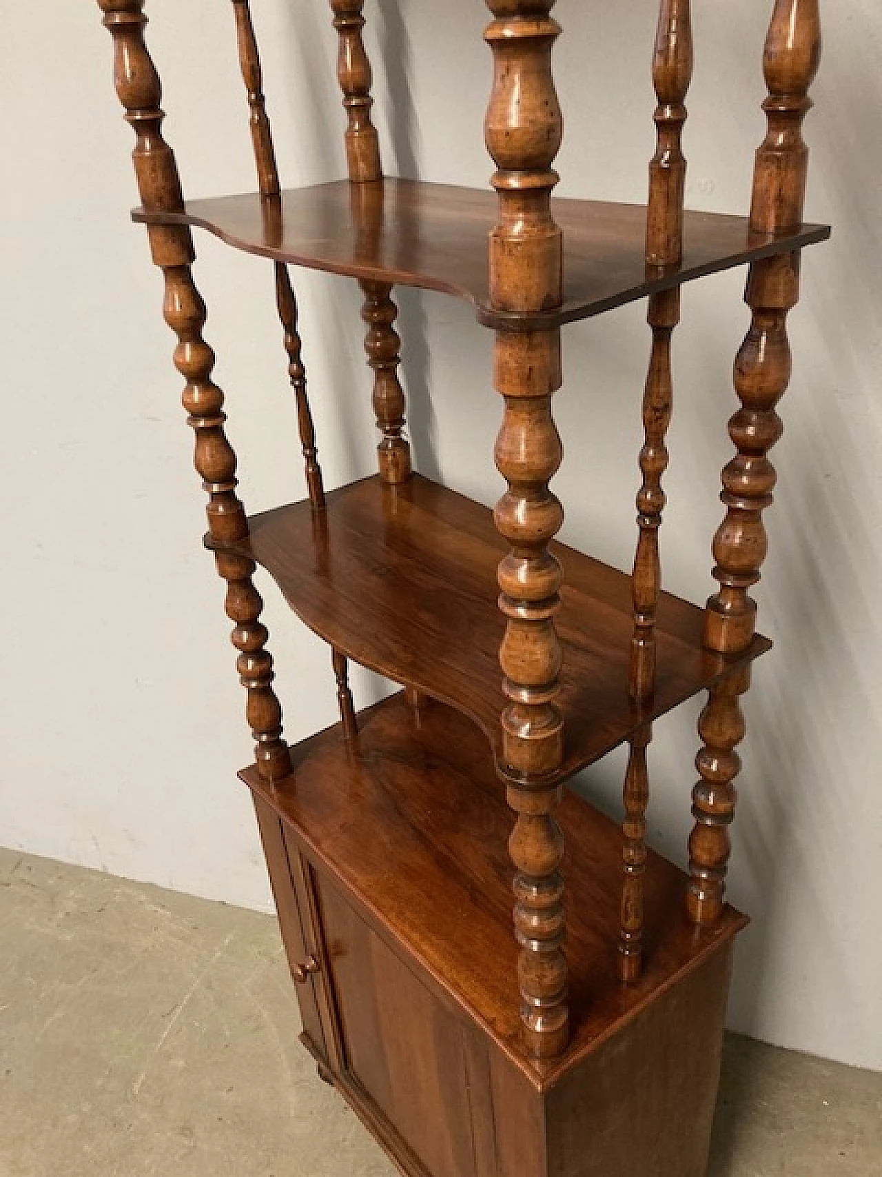 Louis Philippe open etagere in solid walnut, mid-19th century 12