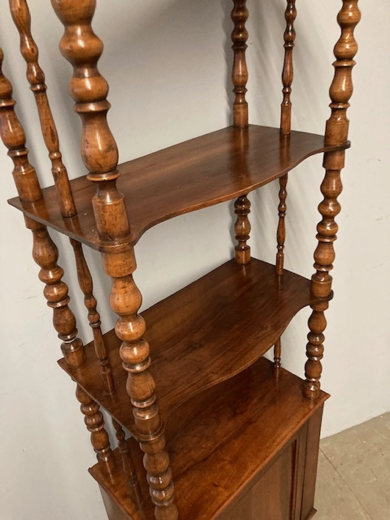 Louis Philippe open etagere in solid walnut, mid-19th century 13