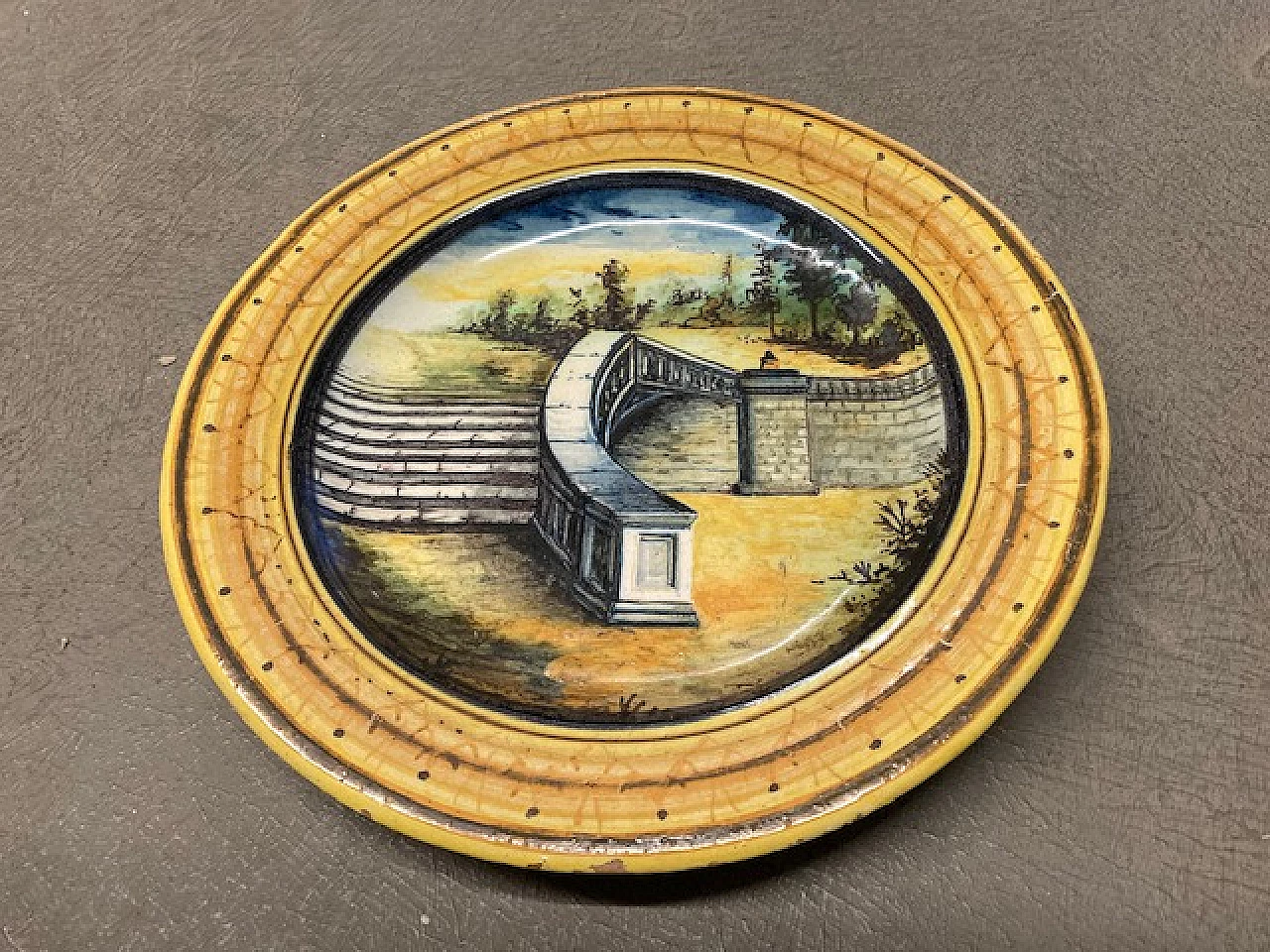 Piatto in maiolica di Cantagalli, fine '800 2