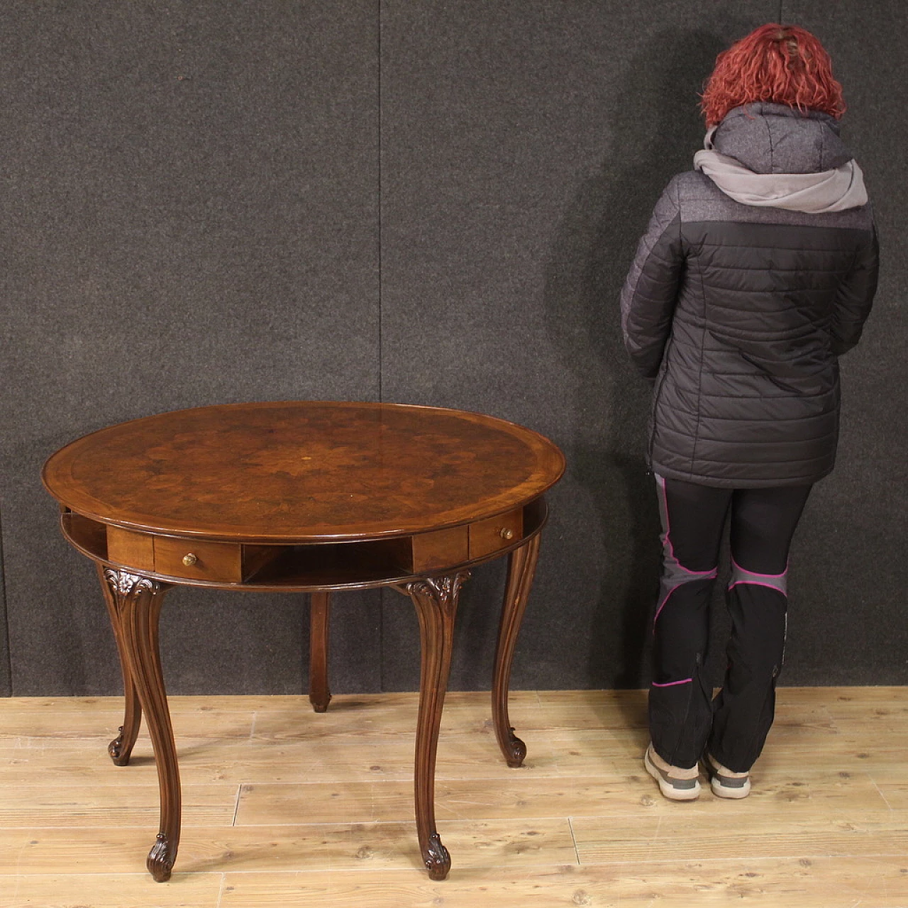 Round veneered wood game table, 1950s 3