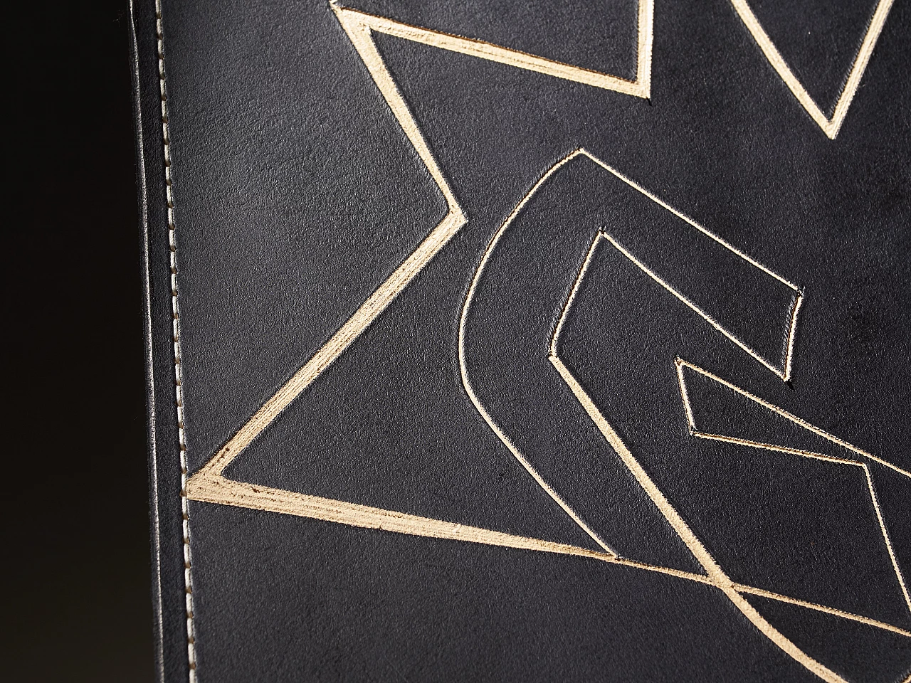 Poltrona sospesa Face of Africa in pelle 1