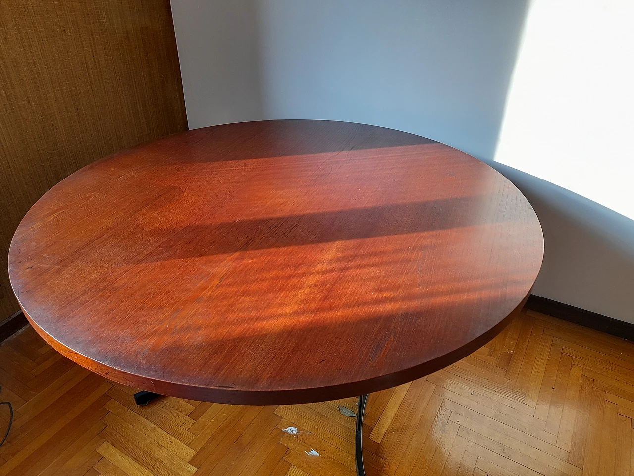 Round metal and teak table attributed to Paolo Tilche, 1950s 4