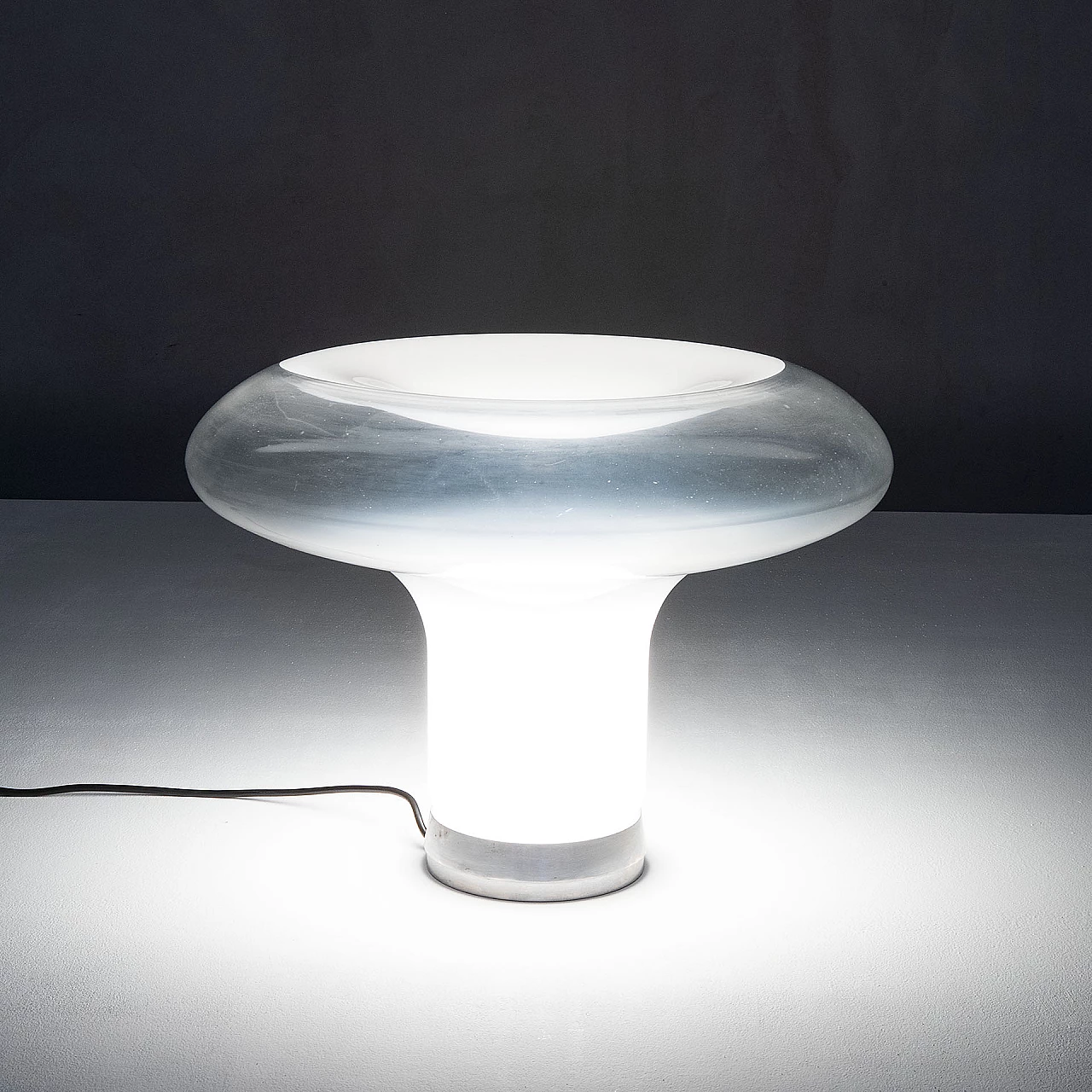 Lesbo table lamp by Angelo Mangiarotti for Artemide, 1970s 2