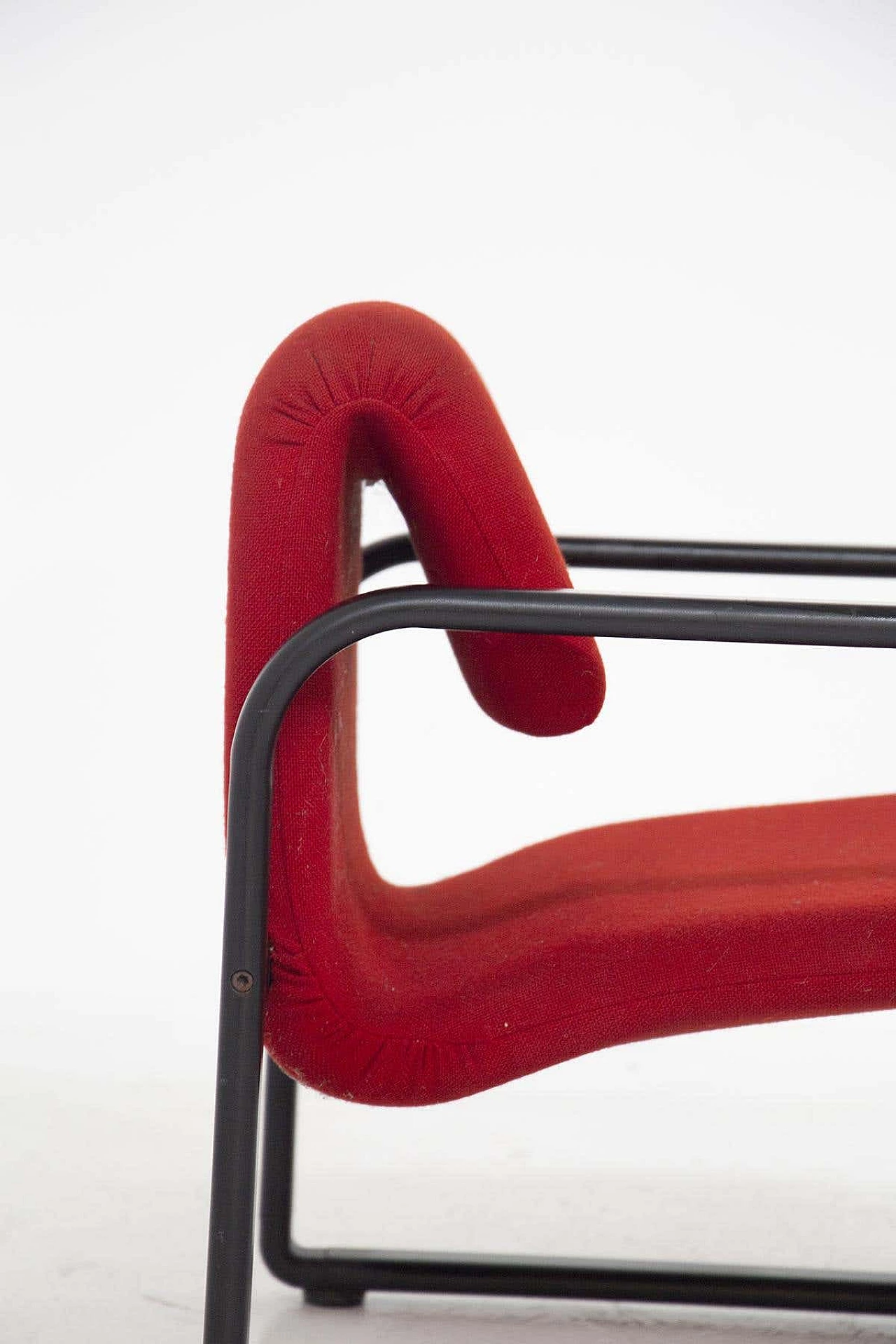 Pair of red fabric and black metal armchairs by Arflex, 1960s 1