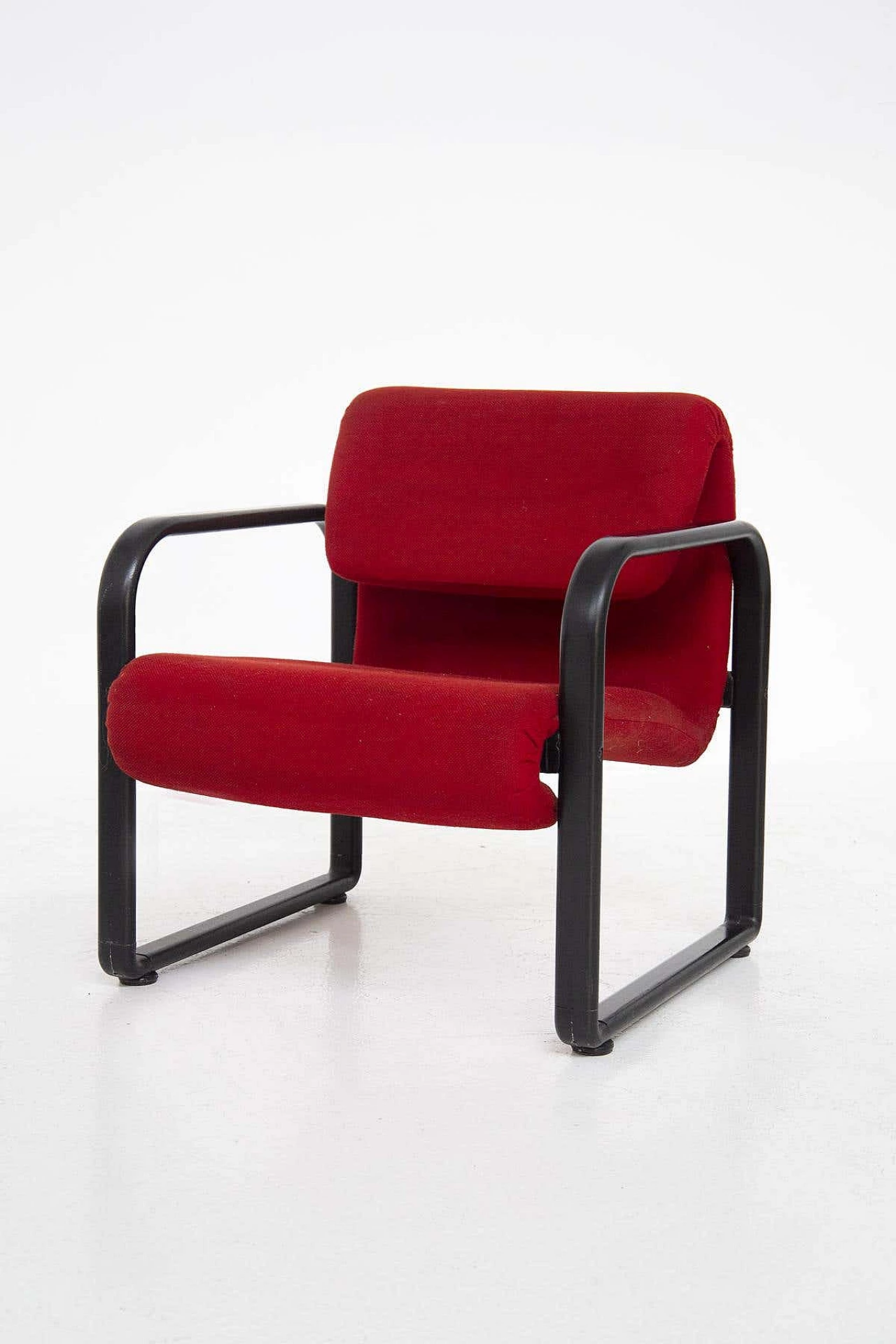 Pair of red fabric and black metal armchairs by Arflex, 1960s 4