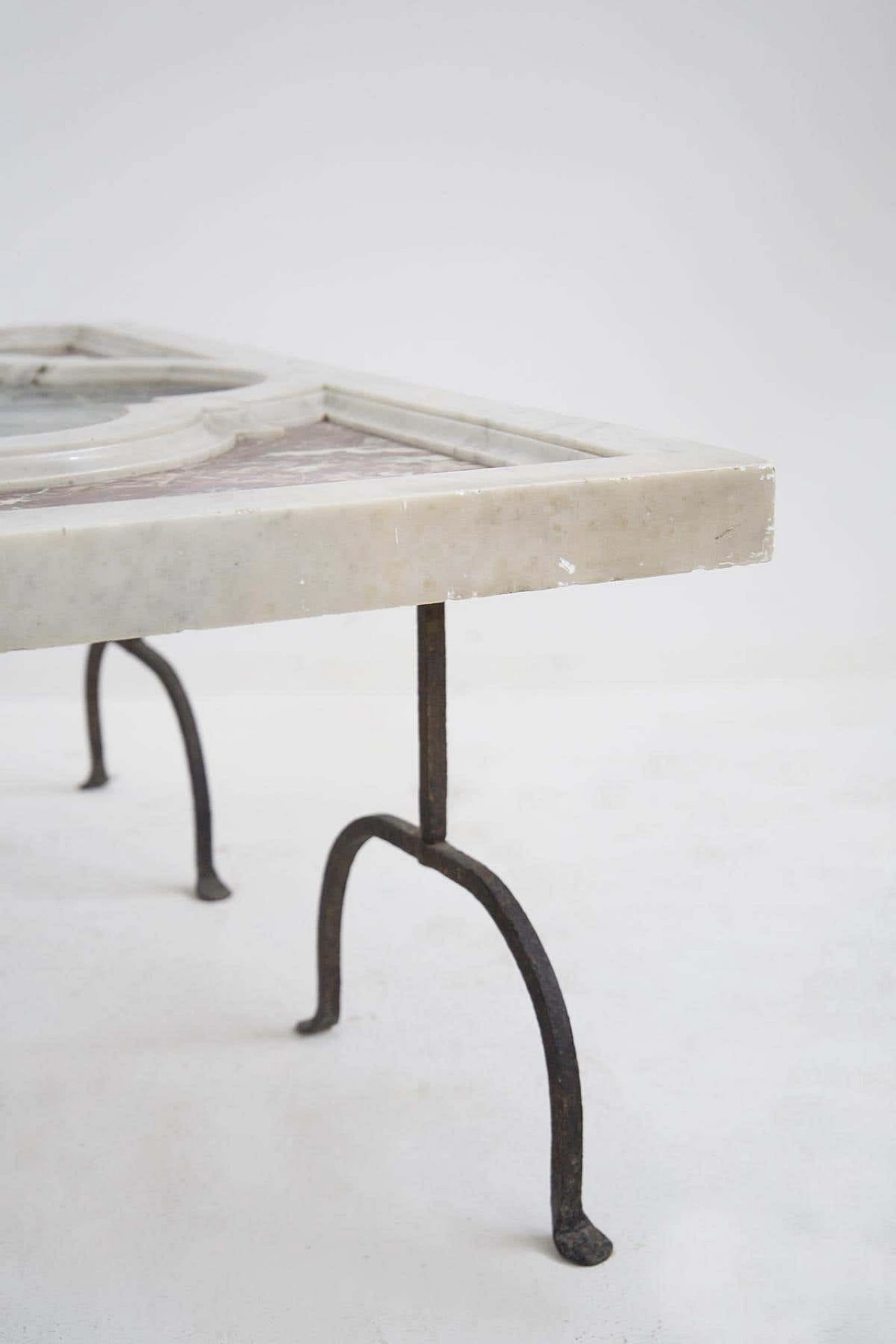 Table with iron base and top in various marbles, 17th century 6