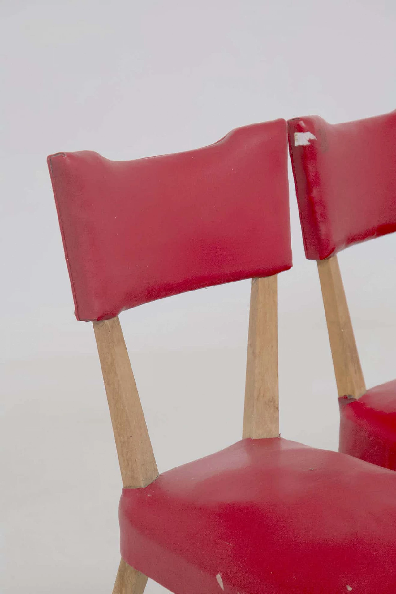 4 Sedie in legno rivestite in skai rosso, anni '50 7