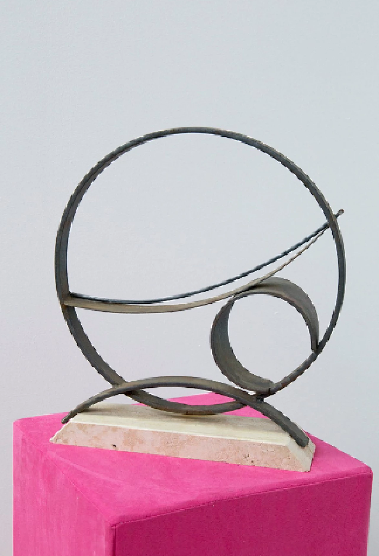 Antonio Del Donno, scultura in ferro battuto e travertino, 1989 6