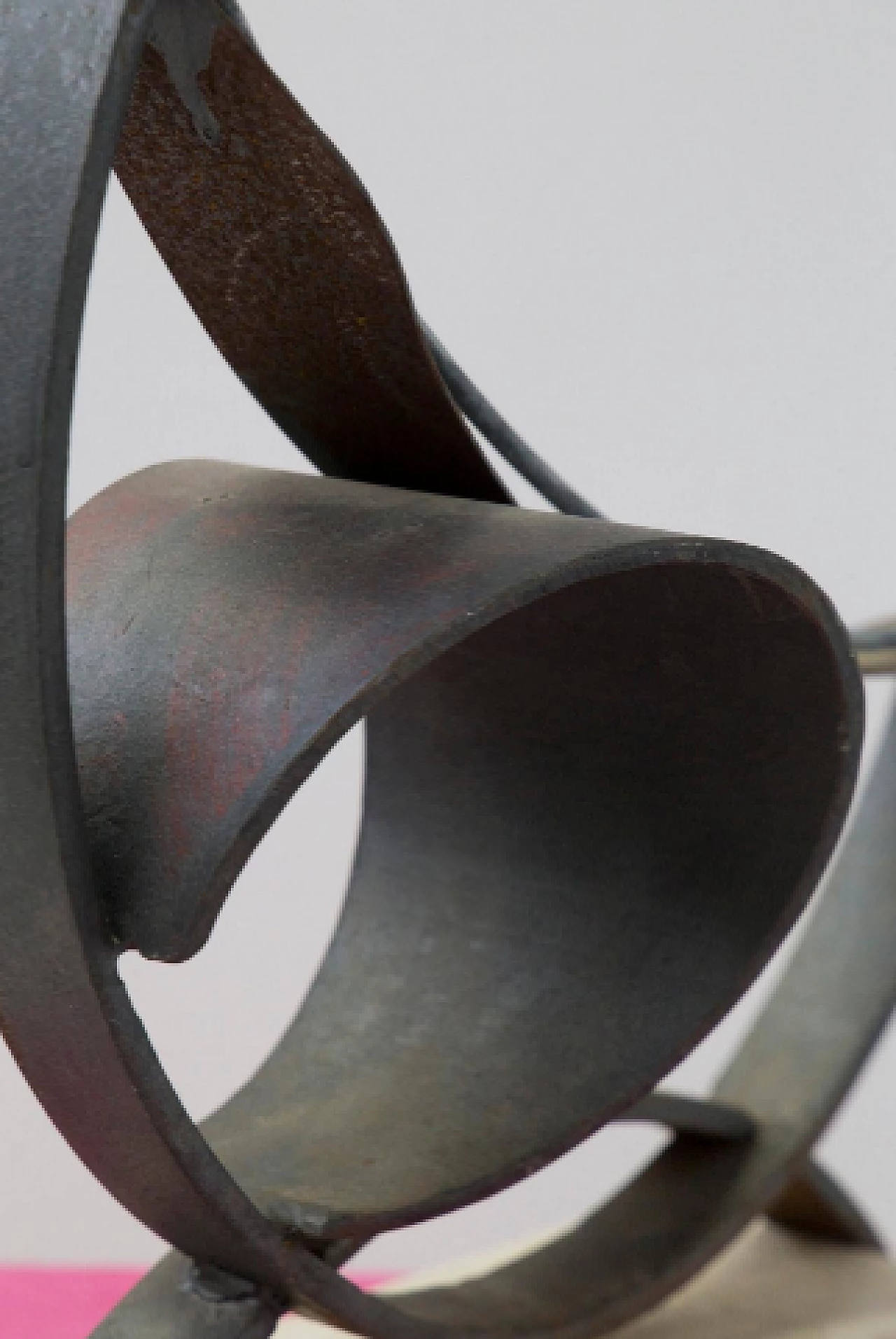 Antonio Del Donno, scultura in ferro battuto e travertino, 1989 9