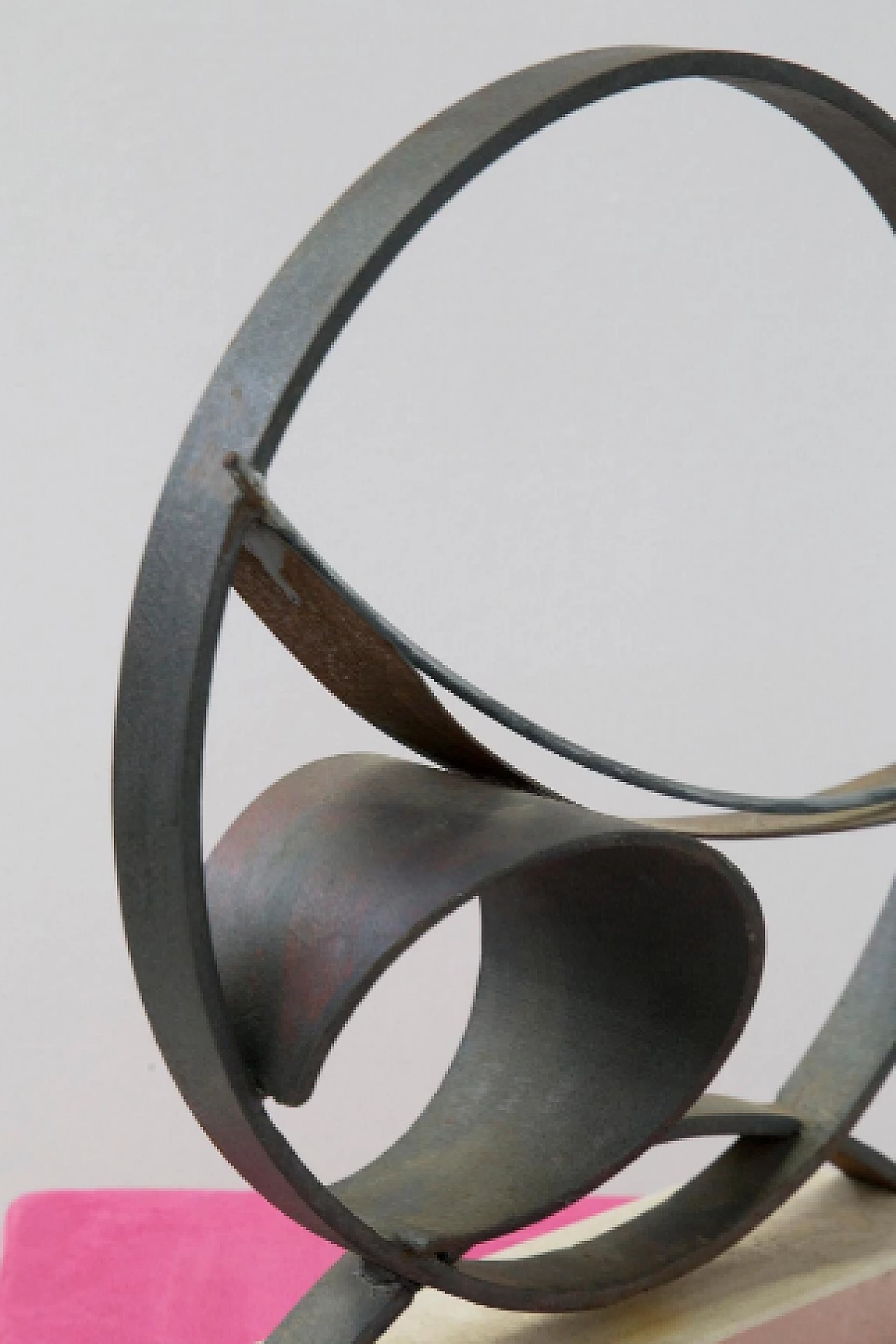 Antonio Del Donno, scultura in ferro battuto e travertino, 1989 12