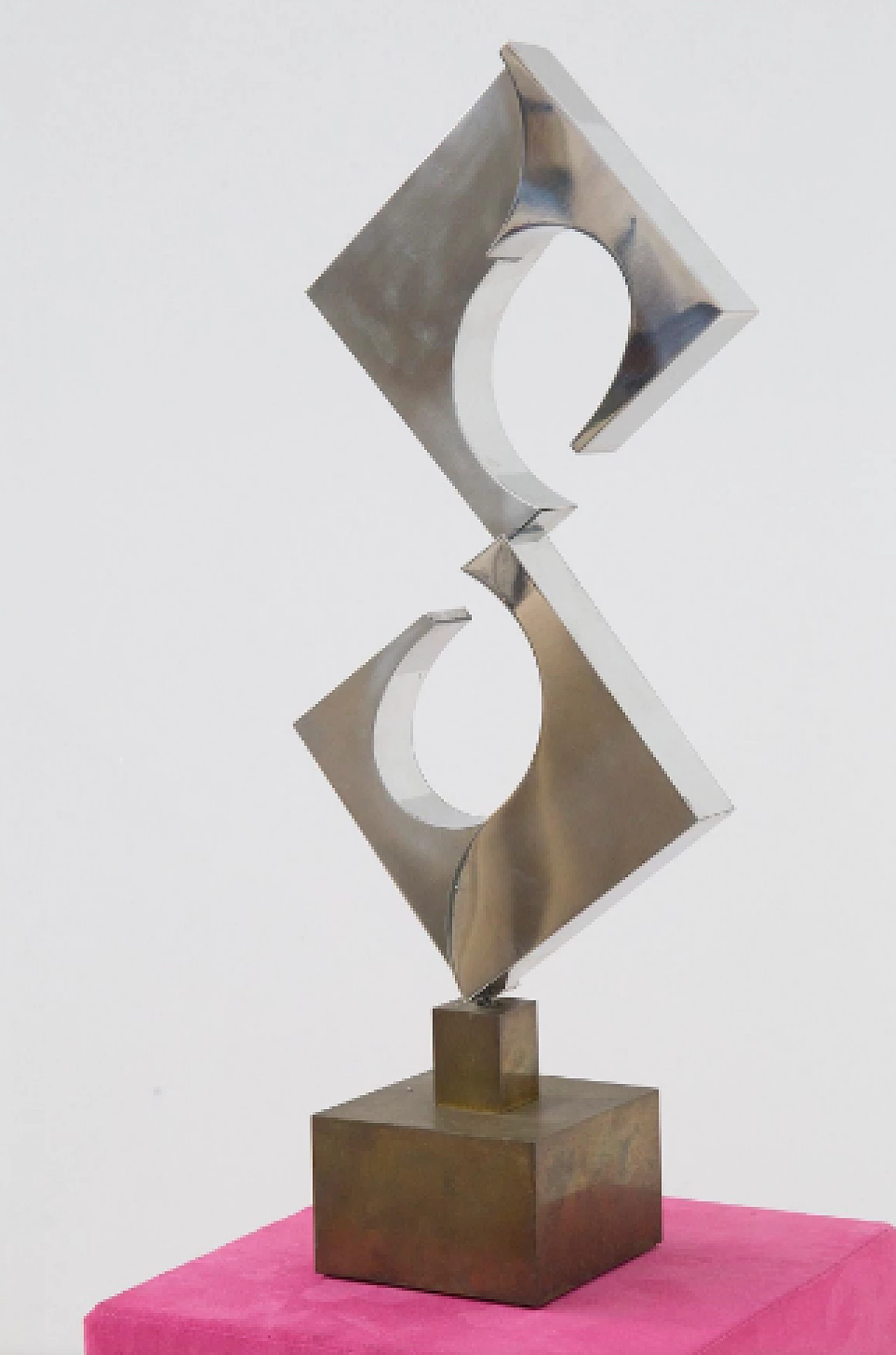Carmelo Cappello, Spirale Triangolare, scultura in metallo, 1978 2