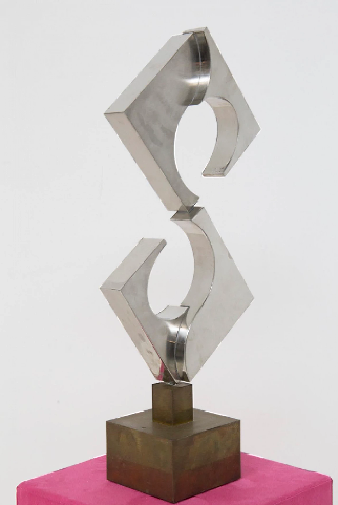 Carmelo Cappello, Spirale Triangolare, scultura in metallo, 1978 6