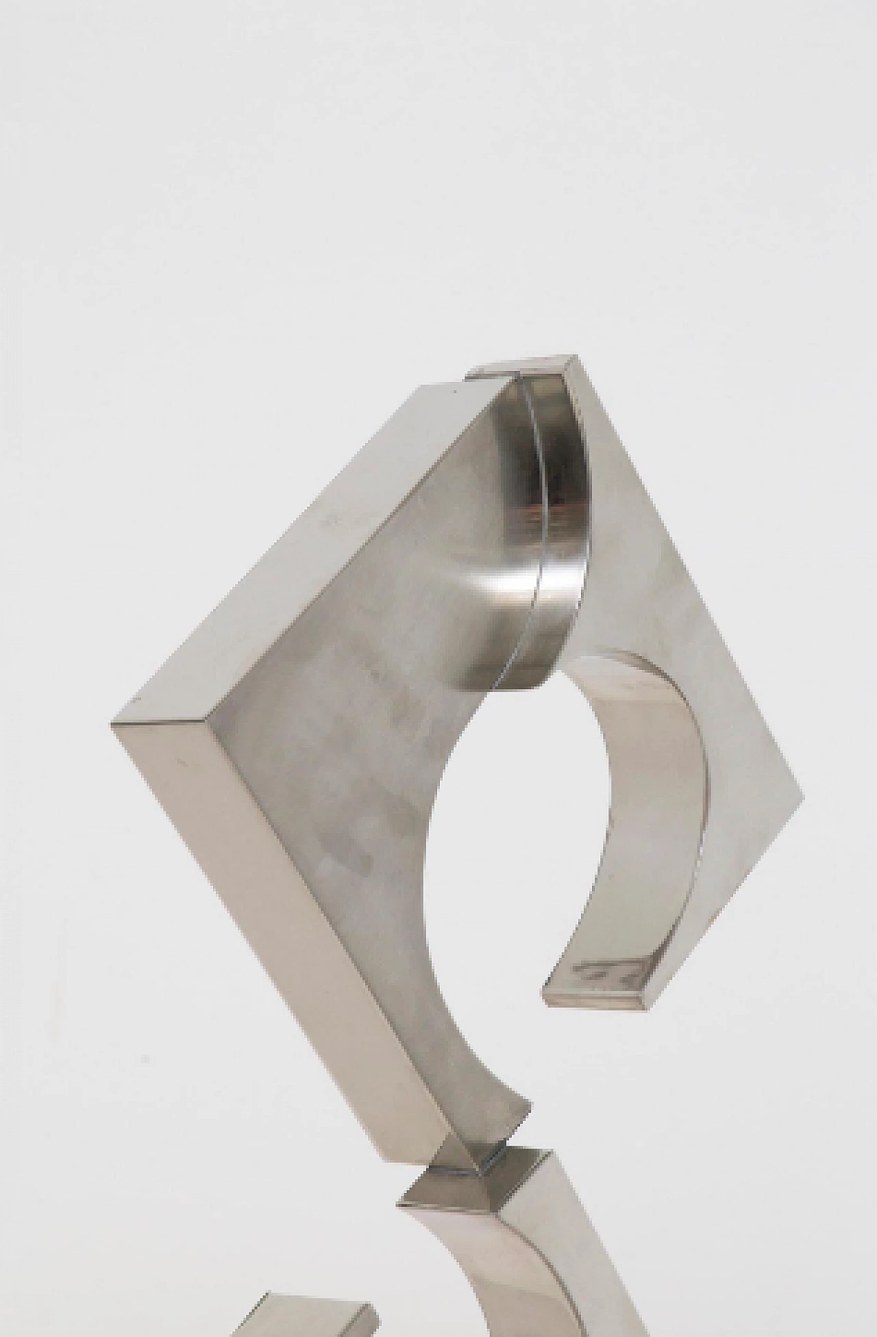 Carmelo Cappello, Spirale Triangolare, scultura in metallo, 1978 7