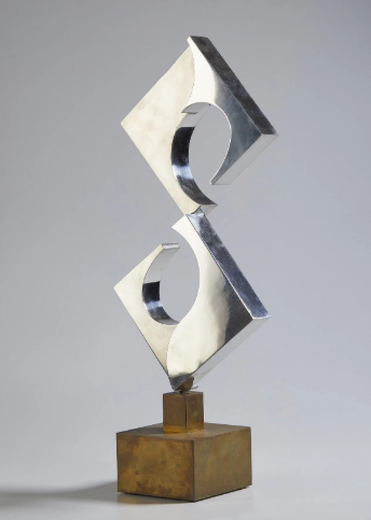 Carmelo Cappello, Spirale Triangolare, scultura in metallo, 1978 10