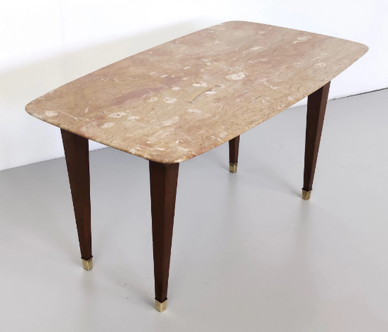 Beech and pink travertine coffee table attributed to Paolo Buffa, 1950s 6