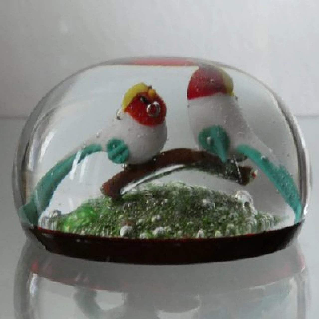 Murano glass paperweight with pair of lovebirds, 1950s 4