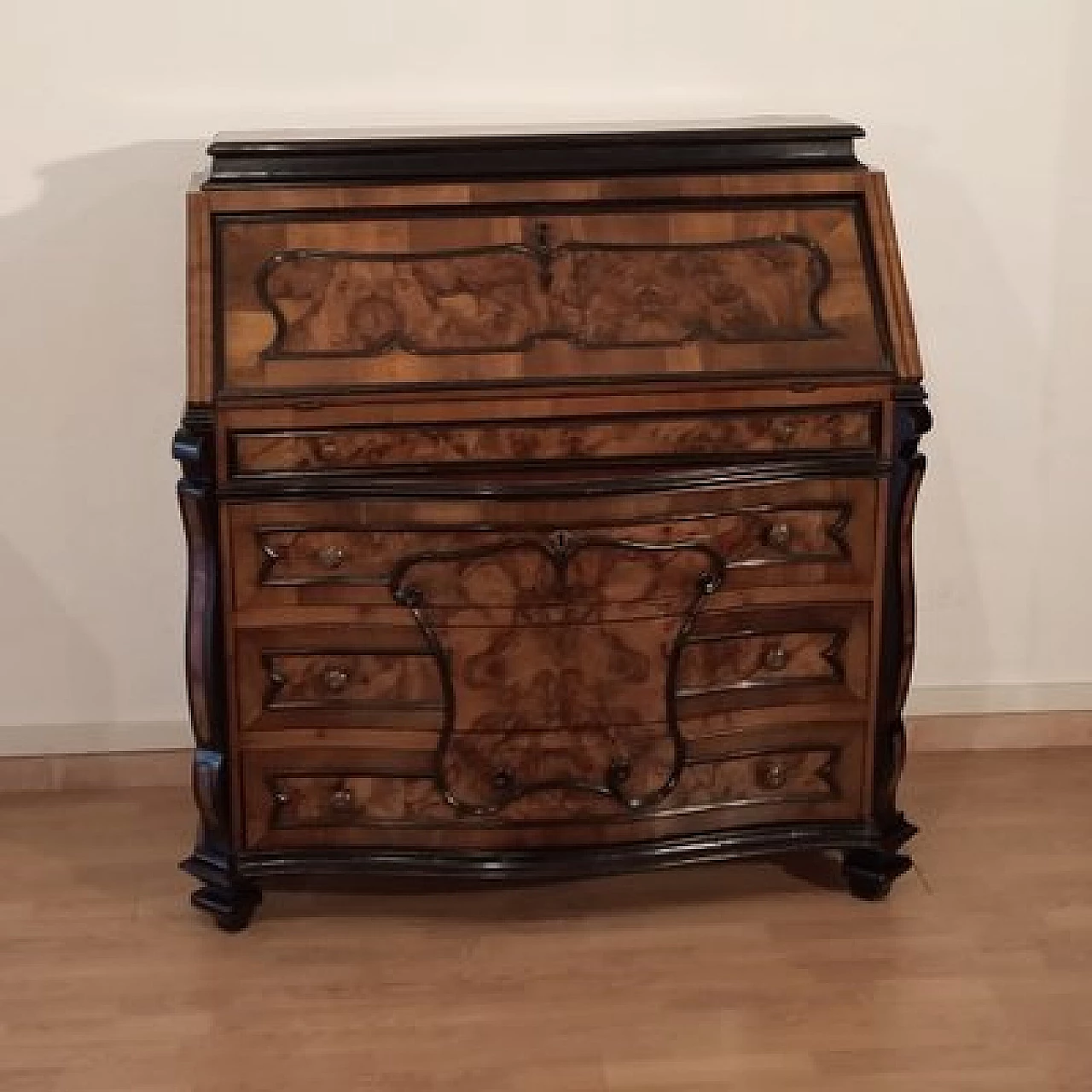 Louis XIV walnut dresser with flap, 18th century 3