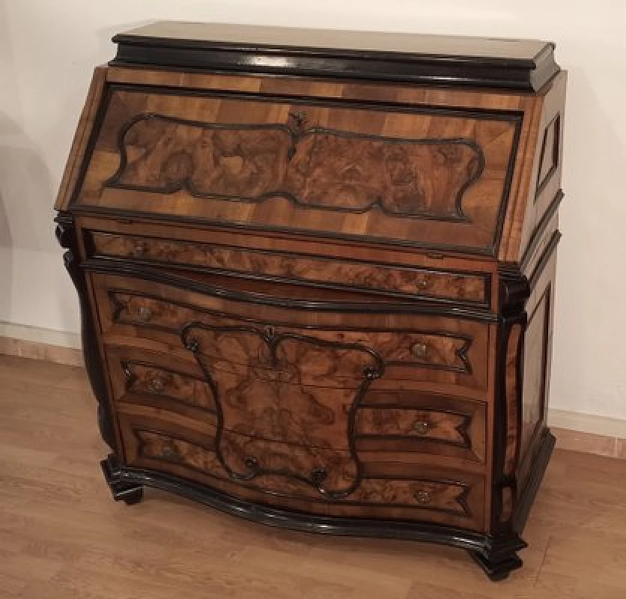 Louis XIV walnut dresser with flap, 18th century 4