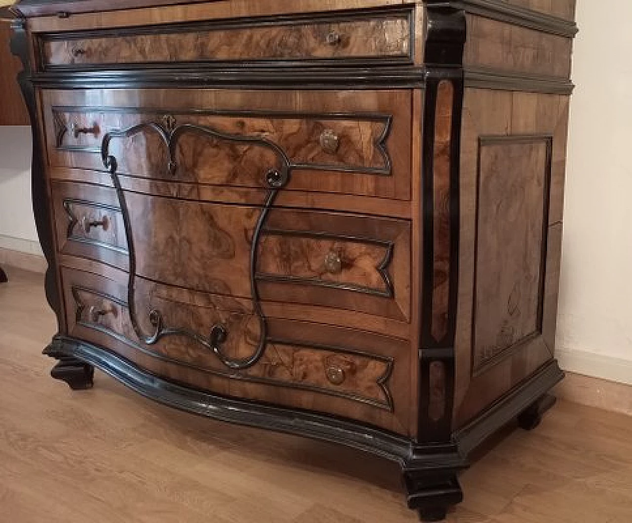 Louis XIV walnut dresser with flap, 18th century 5