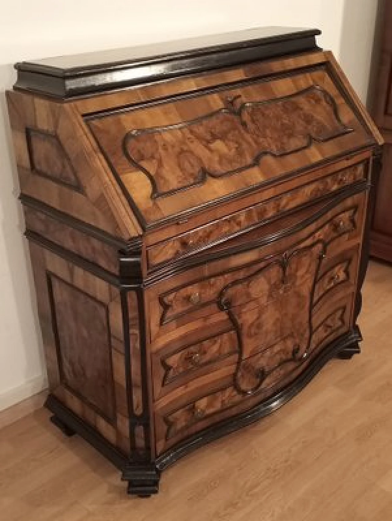 Louis XIV walnut dresser with flap, 18th century 6