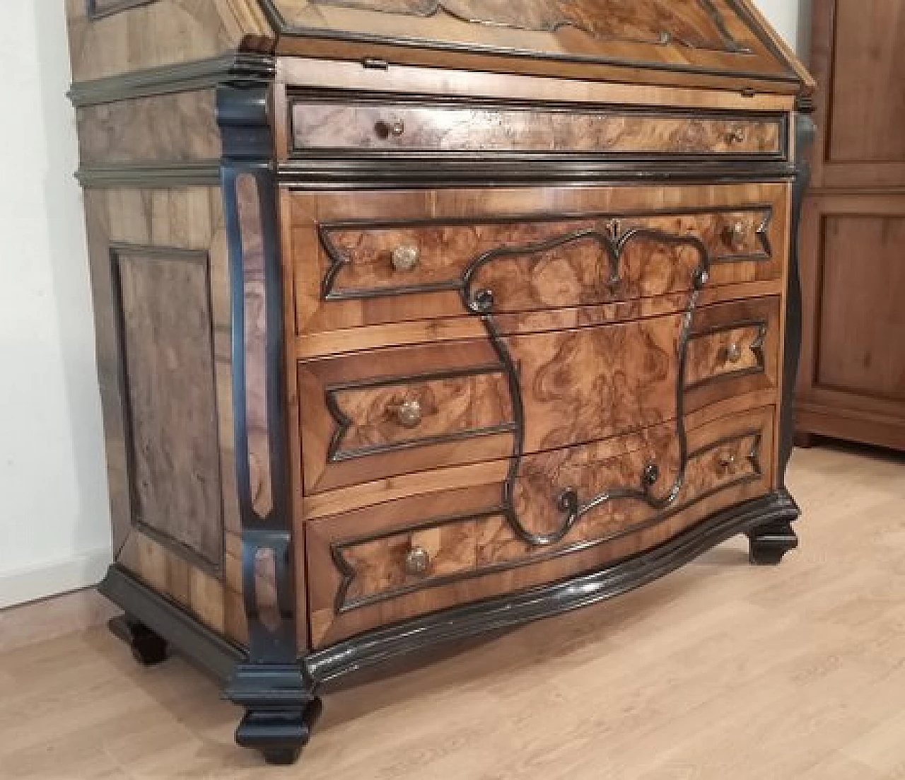 Louis XIV walnut dresser with flap, 18th century 8