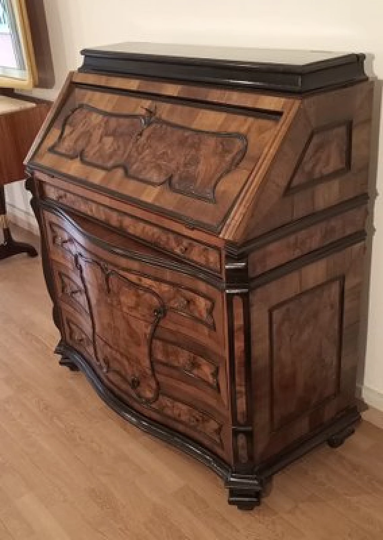 Louis XIV walnut dresser with flap, 18th century 11