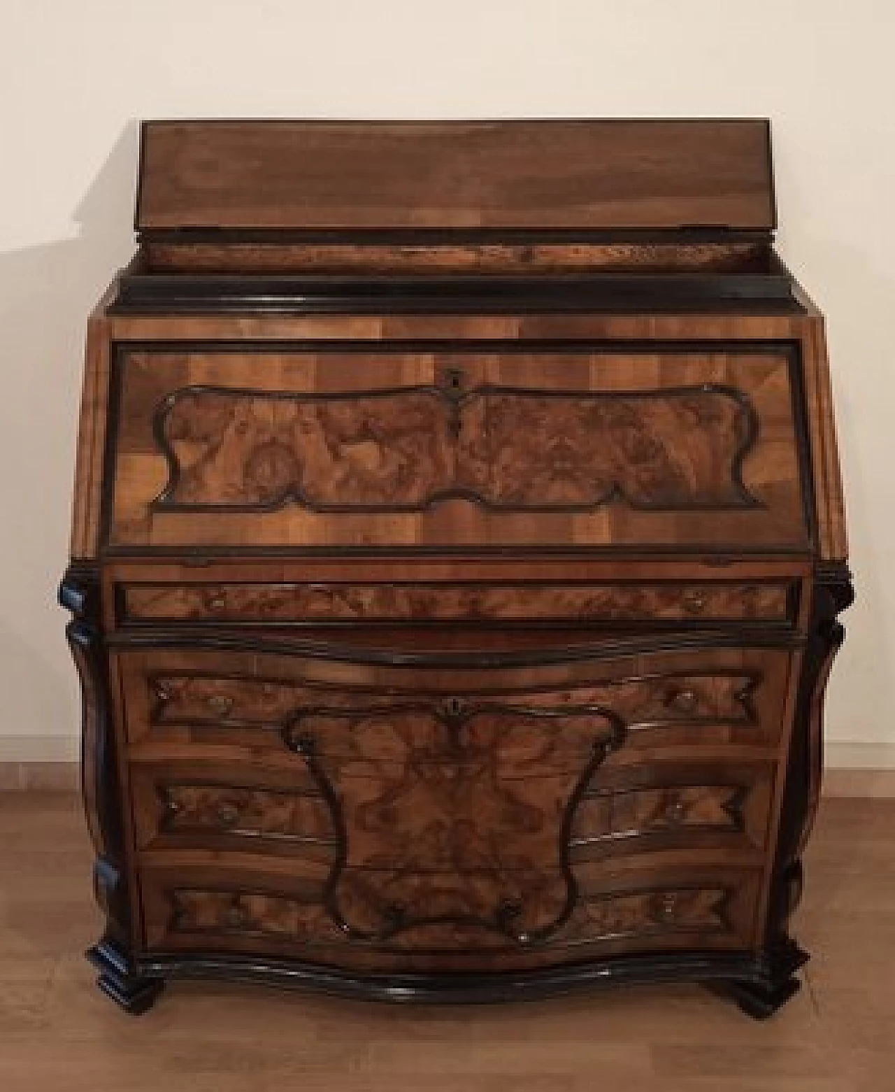 Louis XIV walnut dresser with flap, 18th century 14