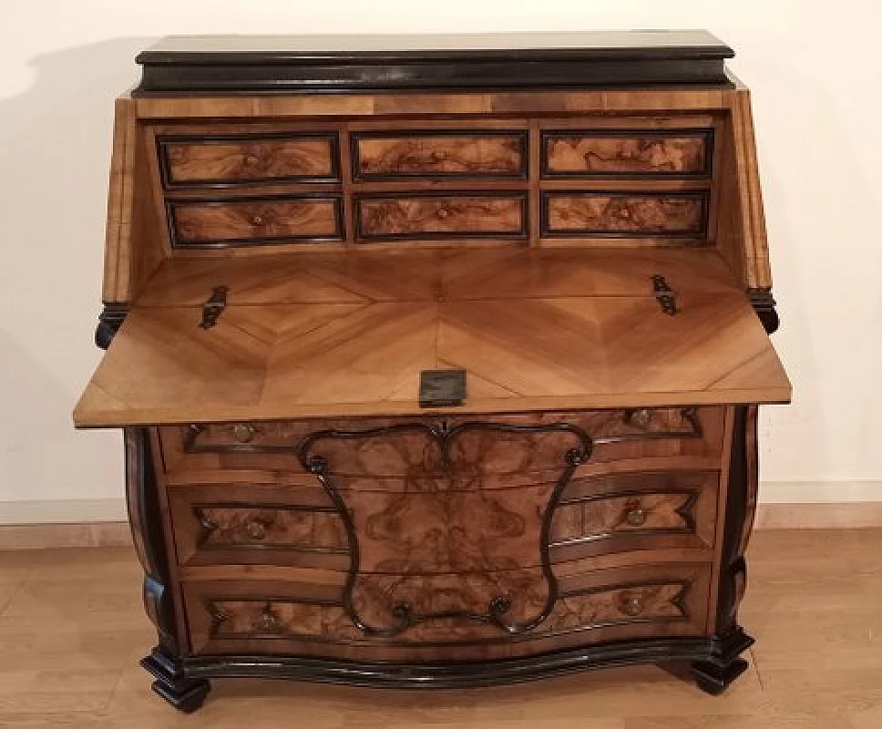 Louis XIV walnut dresser with flap, 18th century 17