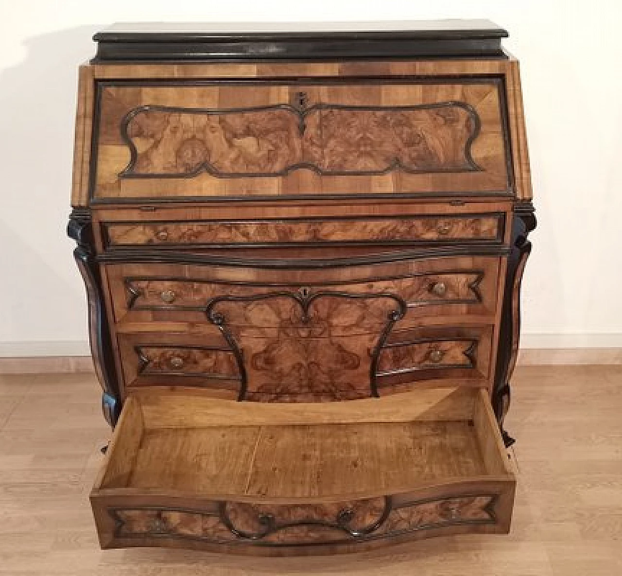 Louis XIV walnut dresser with flap, 18th century 27