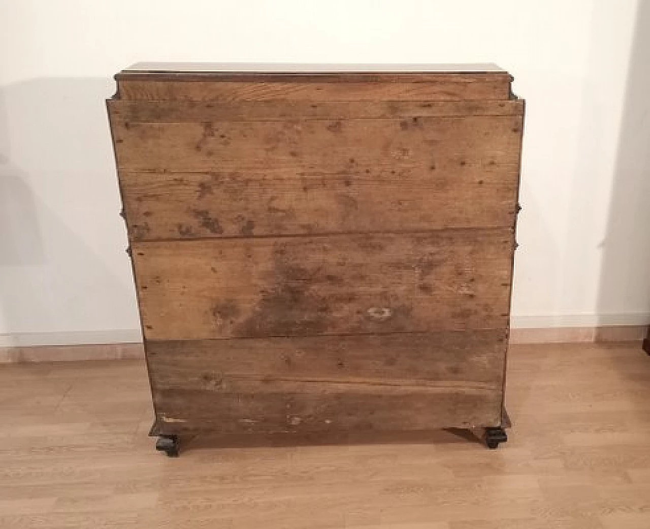 Louis XIV walnut dresser with flap, 18th century 28