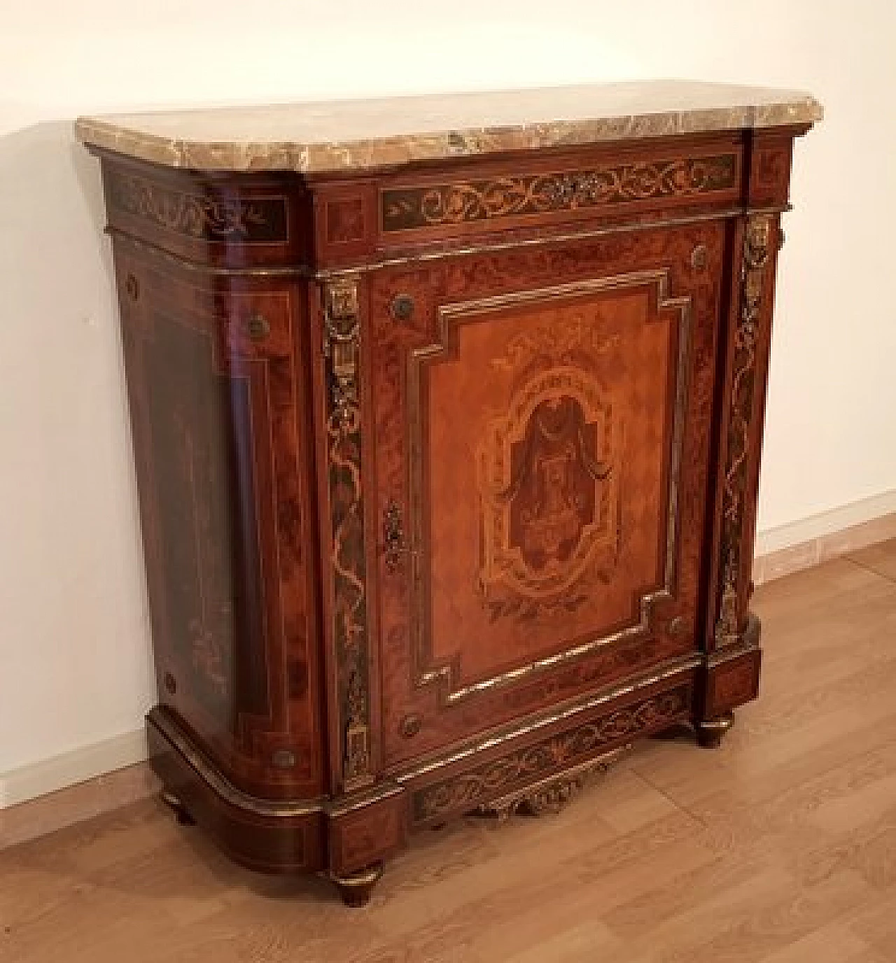 Credenza in legno intarsiato con piano in marmo, anni '60 8