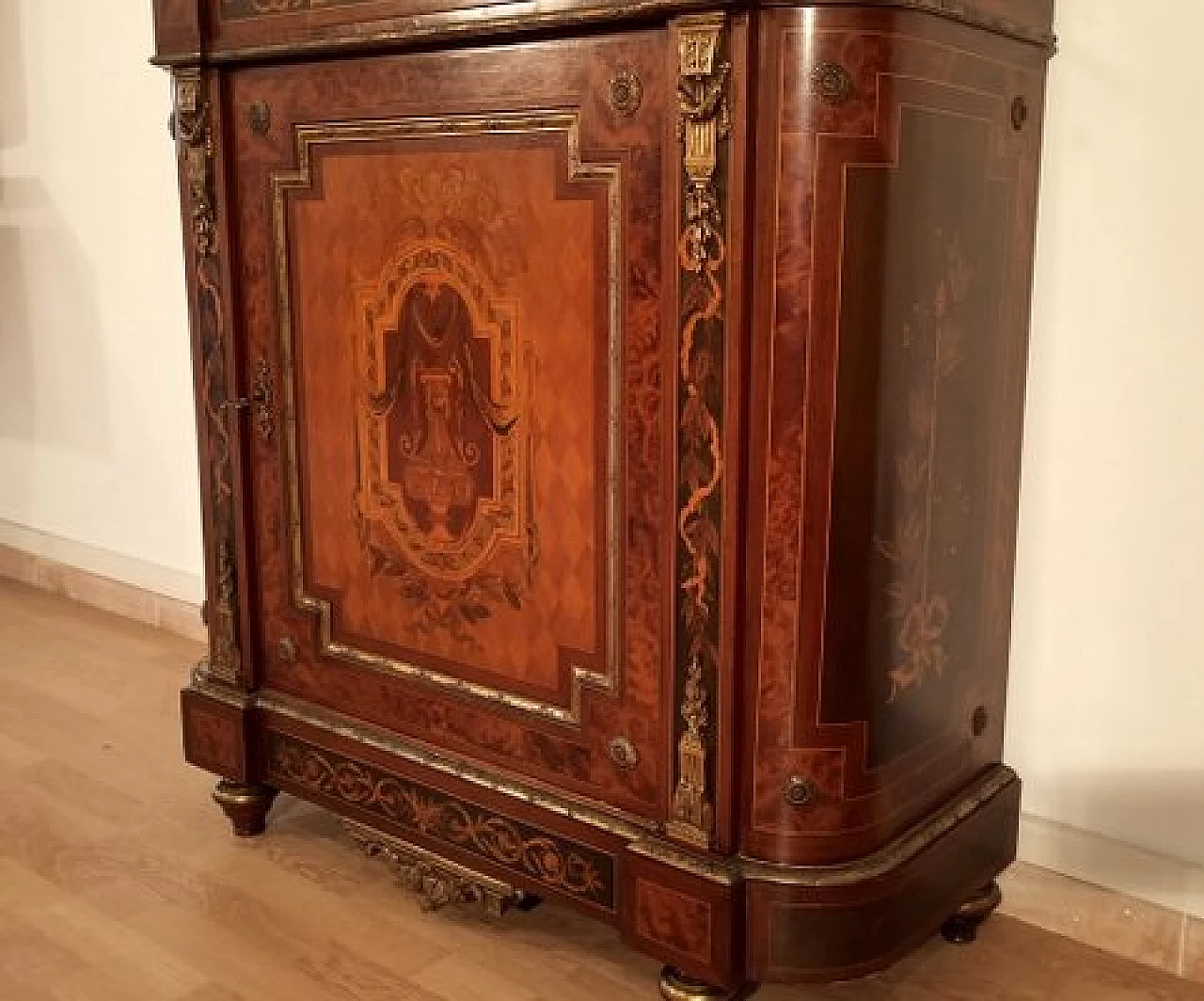 Credenza in legno intarsiato con piano in marmo, anni '60 9