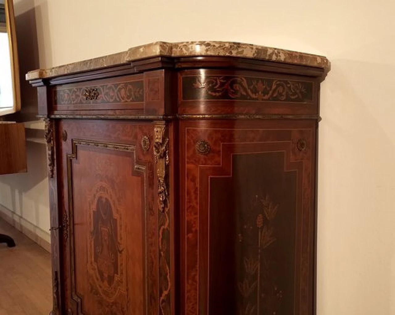 Credenza in legno intarsiato con piano in marmo, anni '60 12