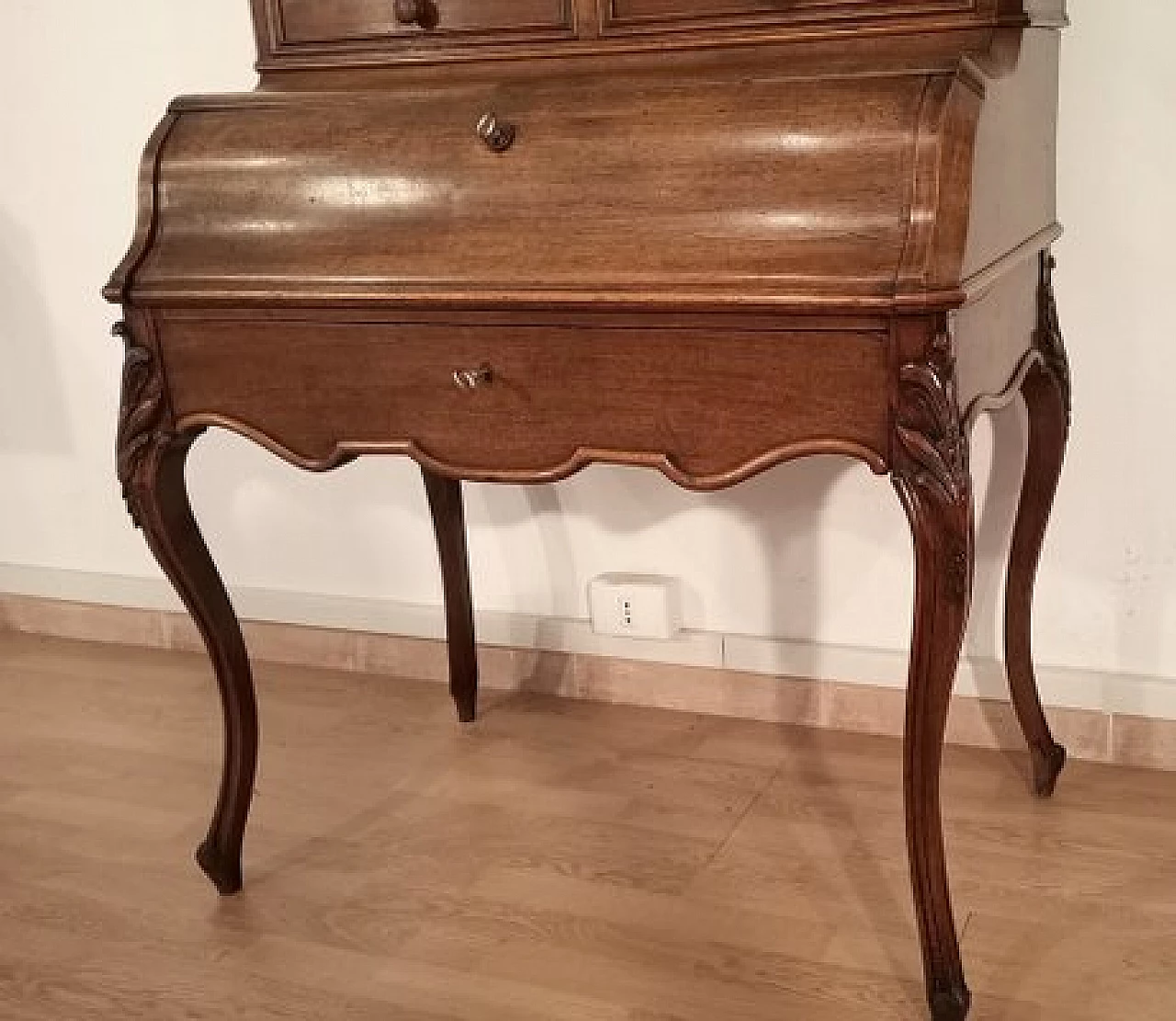 Walnut, maple and oak secrétaire with showcase, 19th century 14